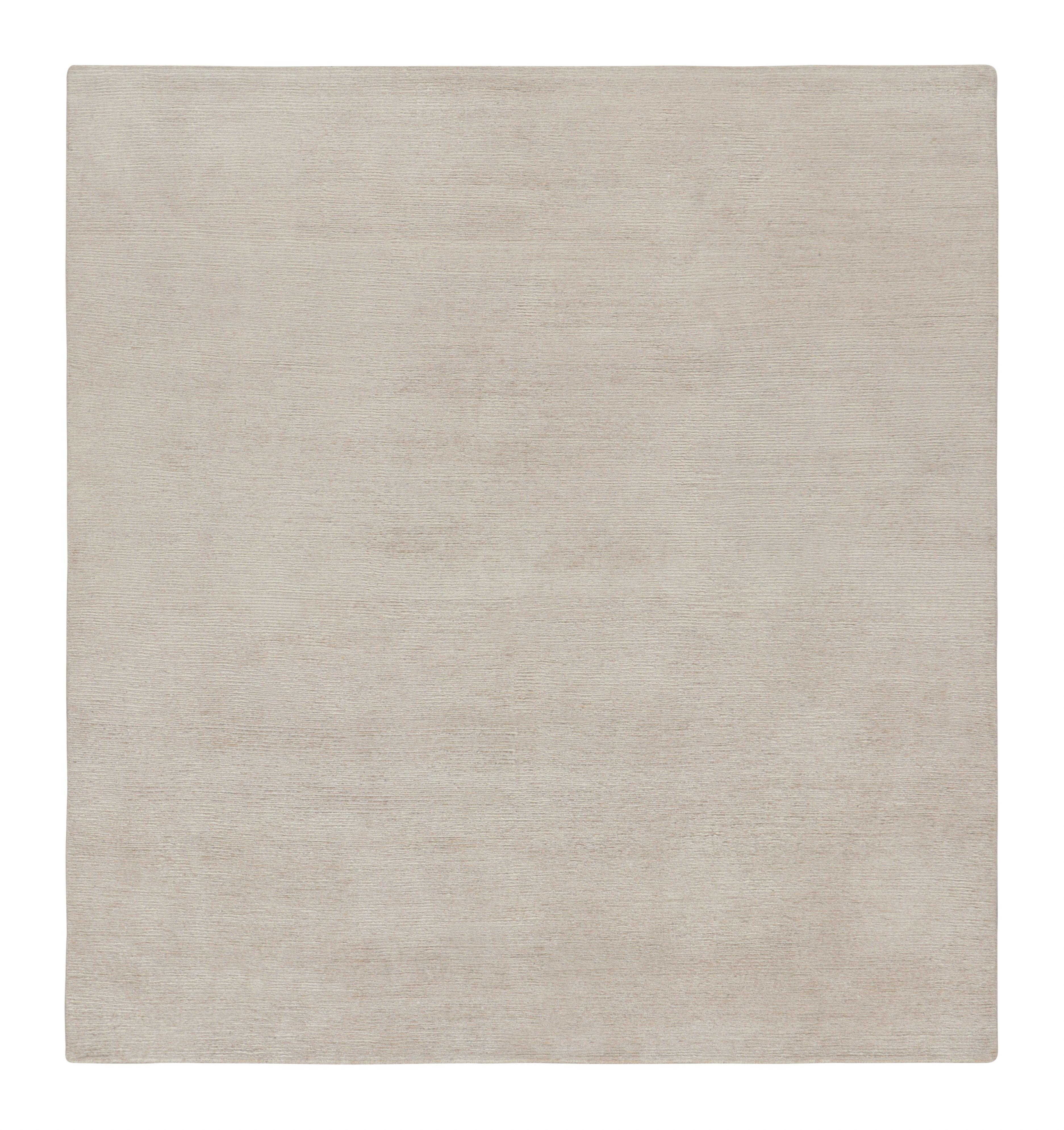 Dieser 6x6 große, handgeknüpfte Teppich aus einer luxuriösen Mischung aus Wolle und Seide ist ein Neuzugang in der Textural Collection'S von Rug & Kilim und repräsentiert eine neue Serie von maßgeschneiderten, zeitgenössischen Designs. 

Über das