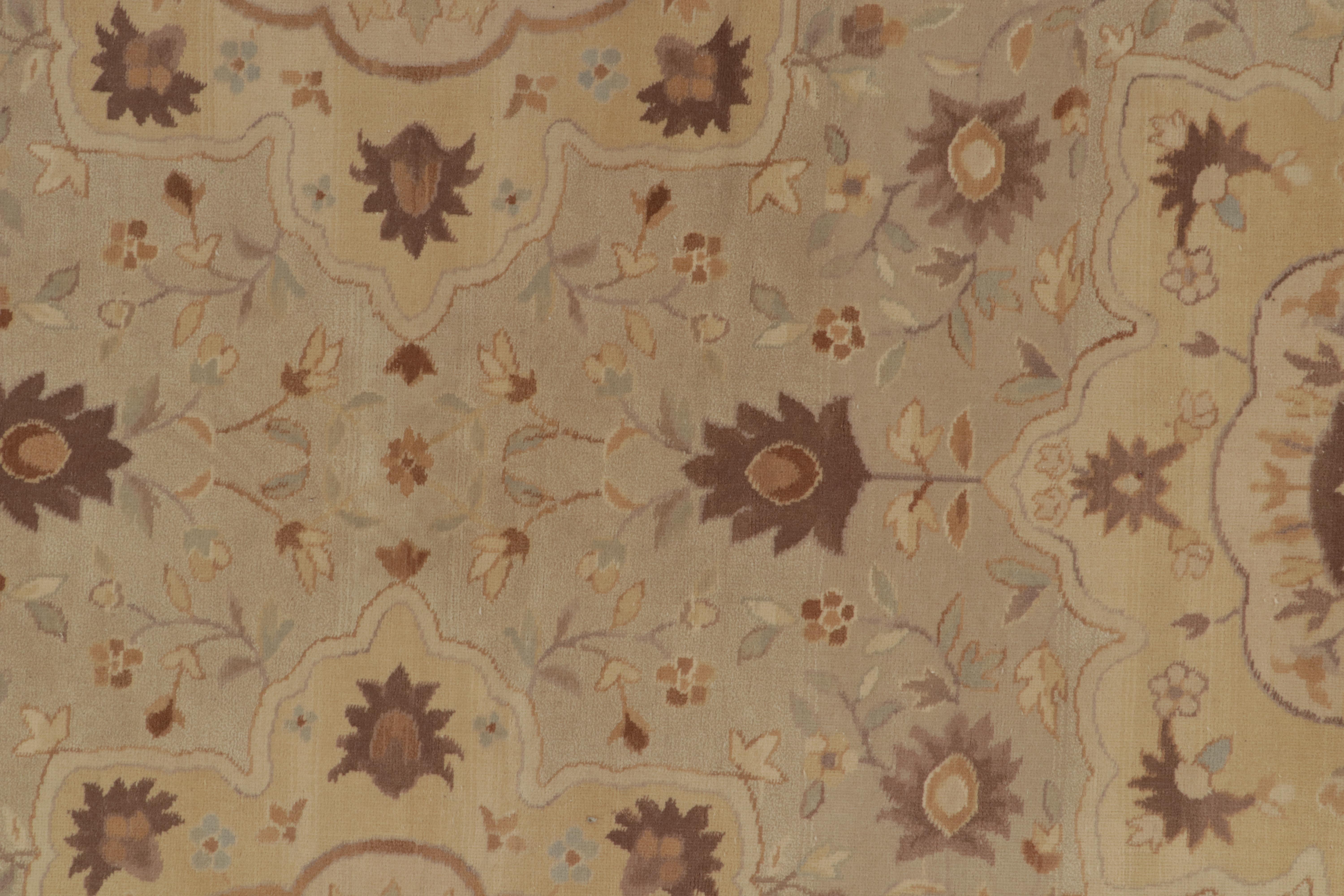 Alfombra estilo Sultanabad de Rug & Kilim con estampado floral en beige, marrón y azul en venta 2