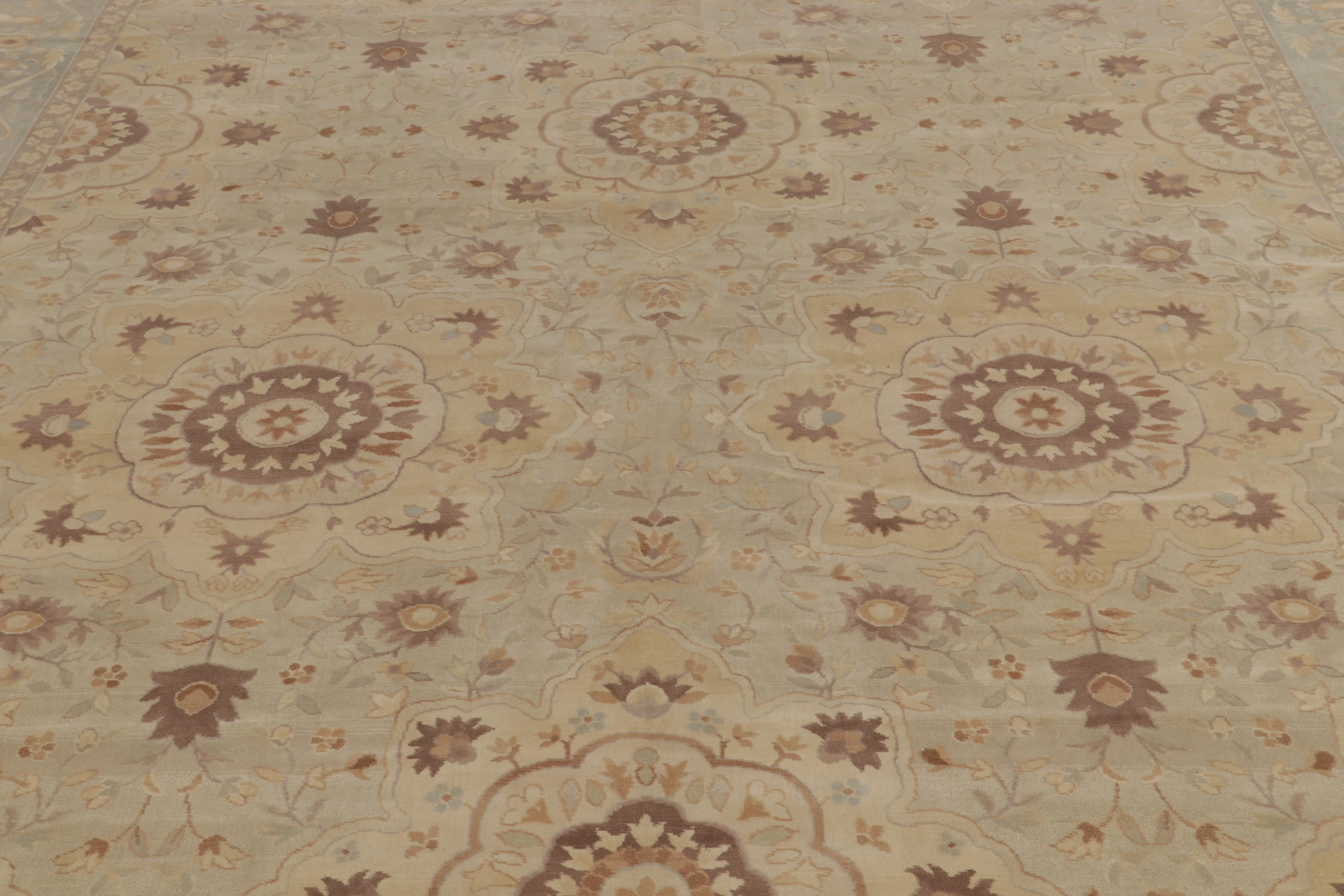 Rug & Kilim's Sultanabad Style Teppich in Beige-Braun & Blau mit Blumenmuster im Zustand „Neu“ im Angebot in Long Island City, NY