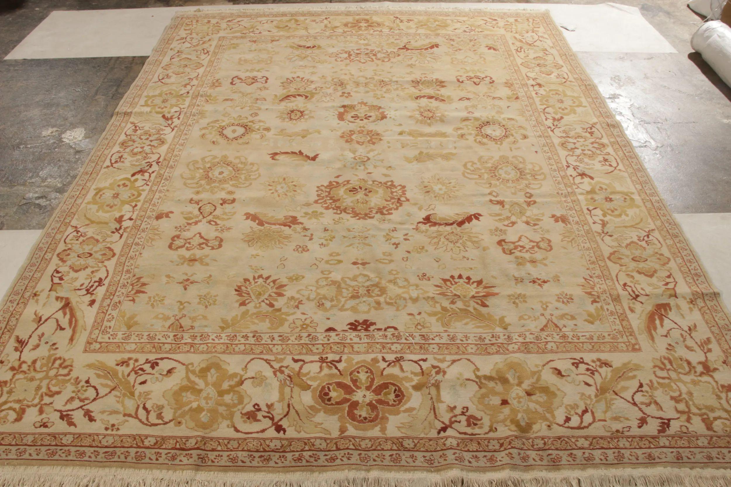 Rug & Kilim's Sultanabad Style Rug in Beige-Brown, Red Floral Pattern (tapis de style Sultanabad en beige et brun, motif floral rouge) en vente 2