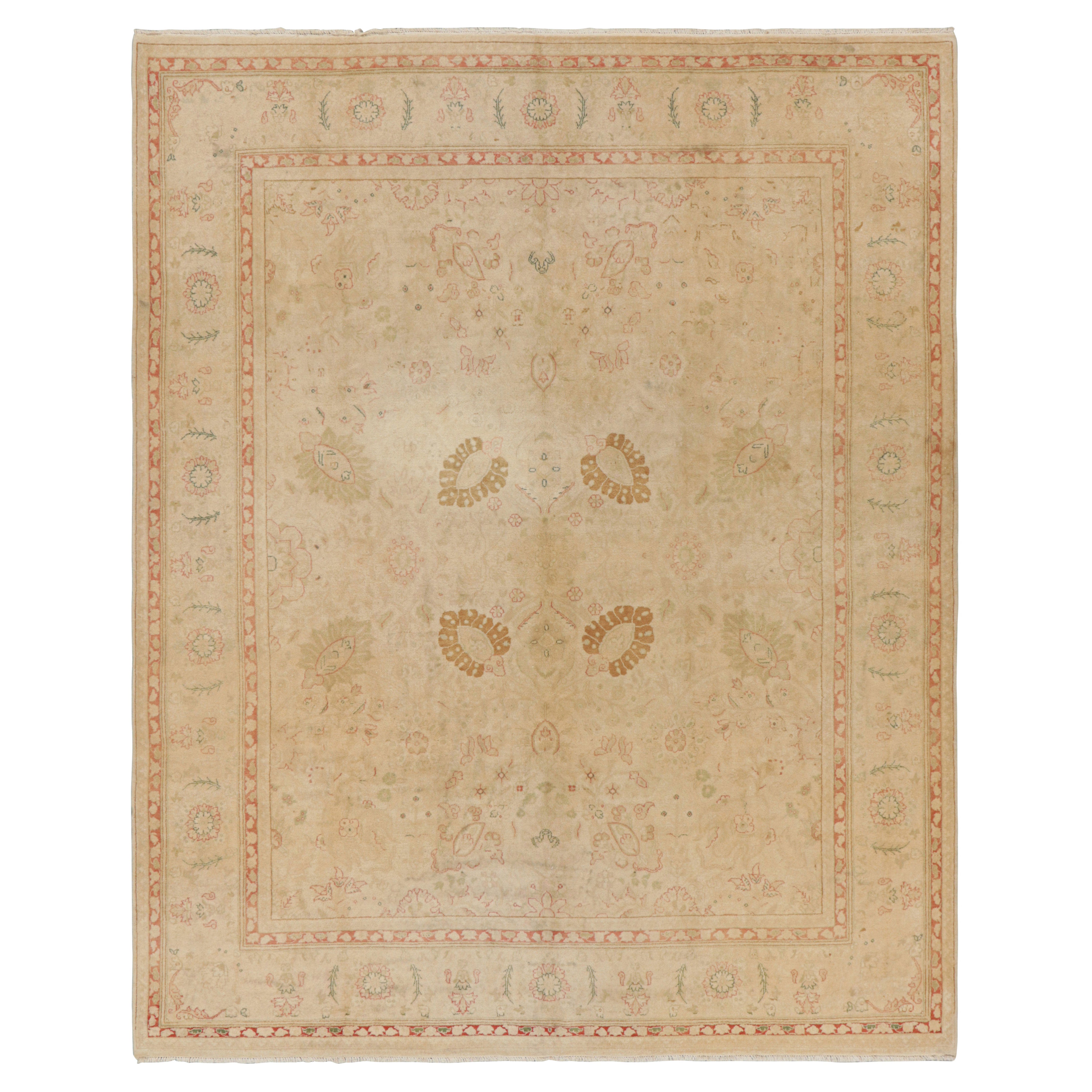 Rug & Kilim's Sultanabad Style Teppich in Beige-Braun mit Blumenmustern im Angebot