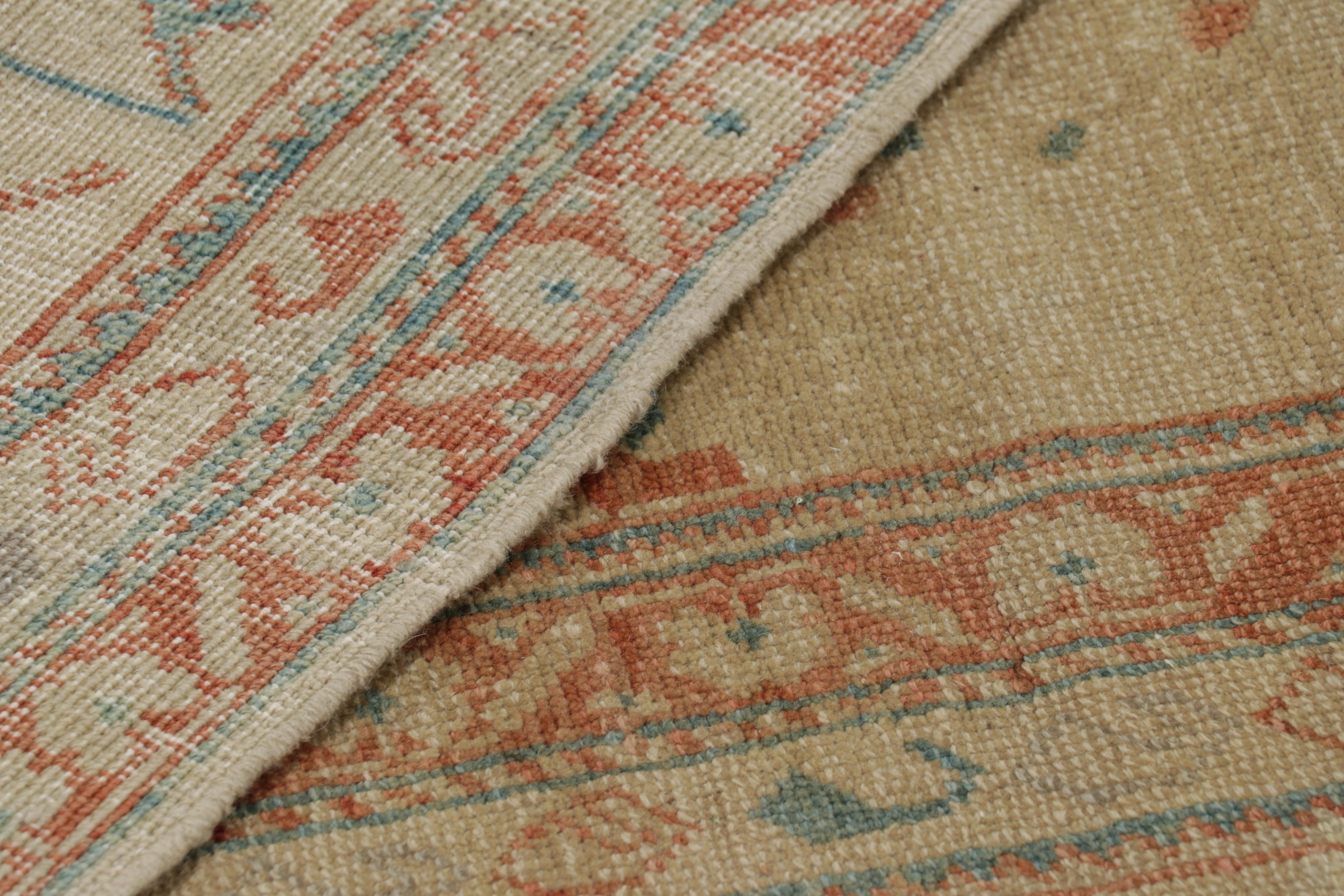 Rug & Kilim è un tappeto in stile Sultanabad Rugs color crema con motivi floreali in vendita 3