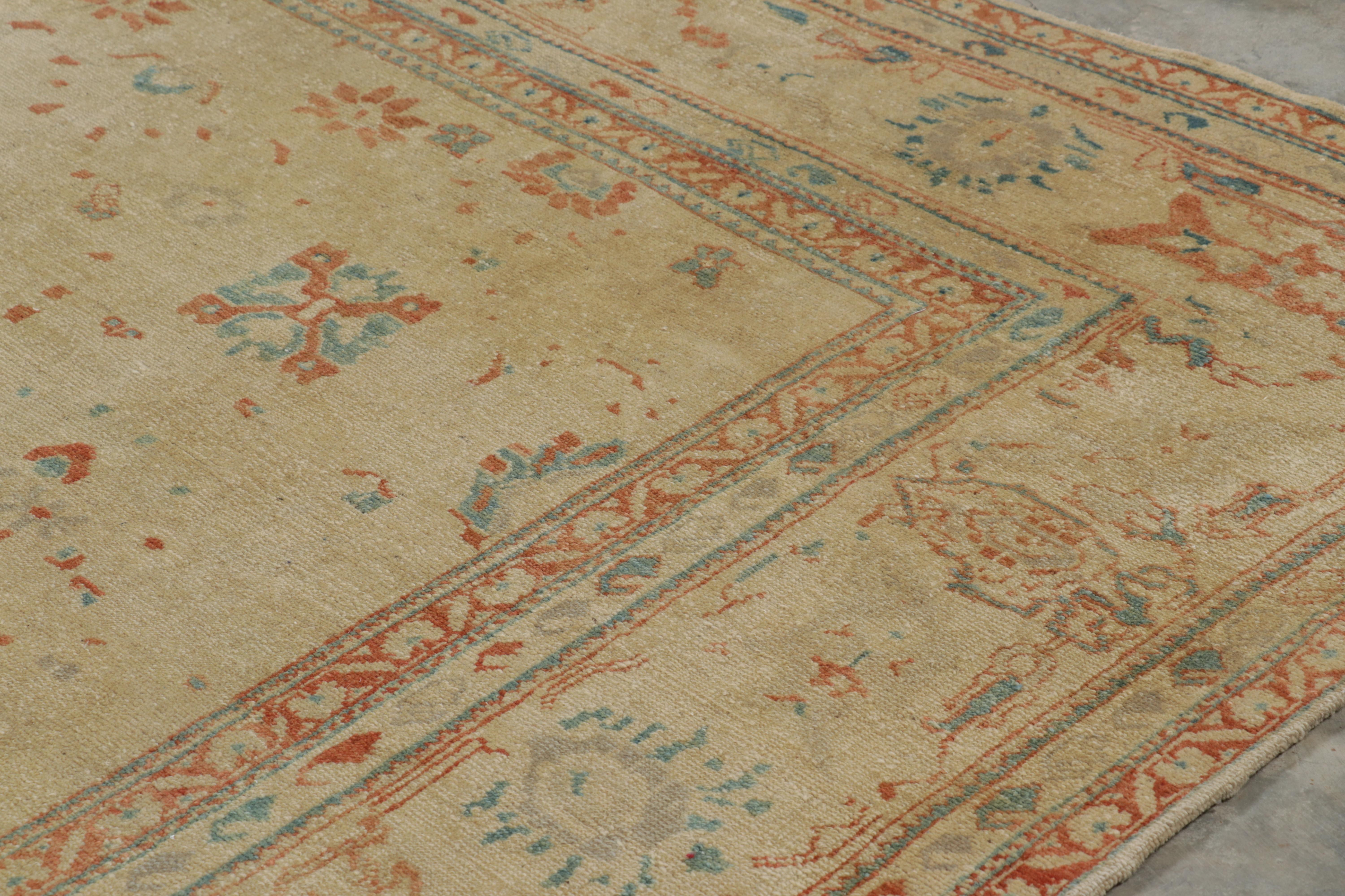 Rug & Kilim's Sultanabad Style Teppich in Creme mit floralen Mustern im Zustand „Neu“ im Angebot in Long Island City, NY
