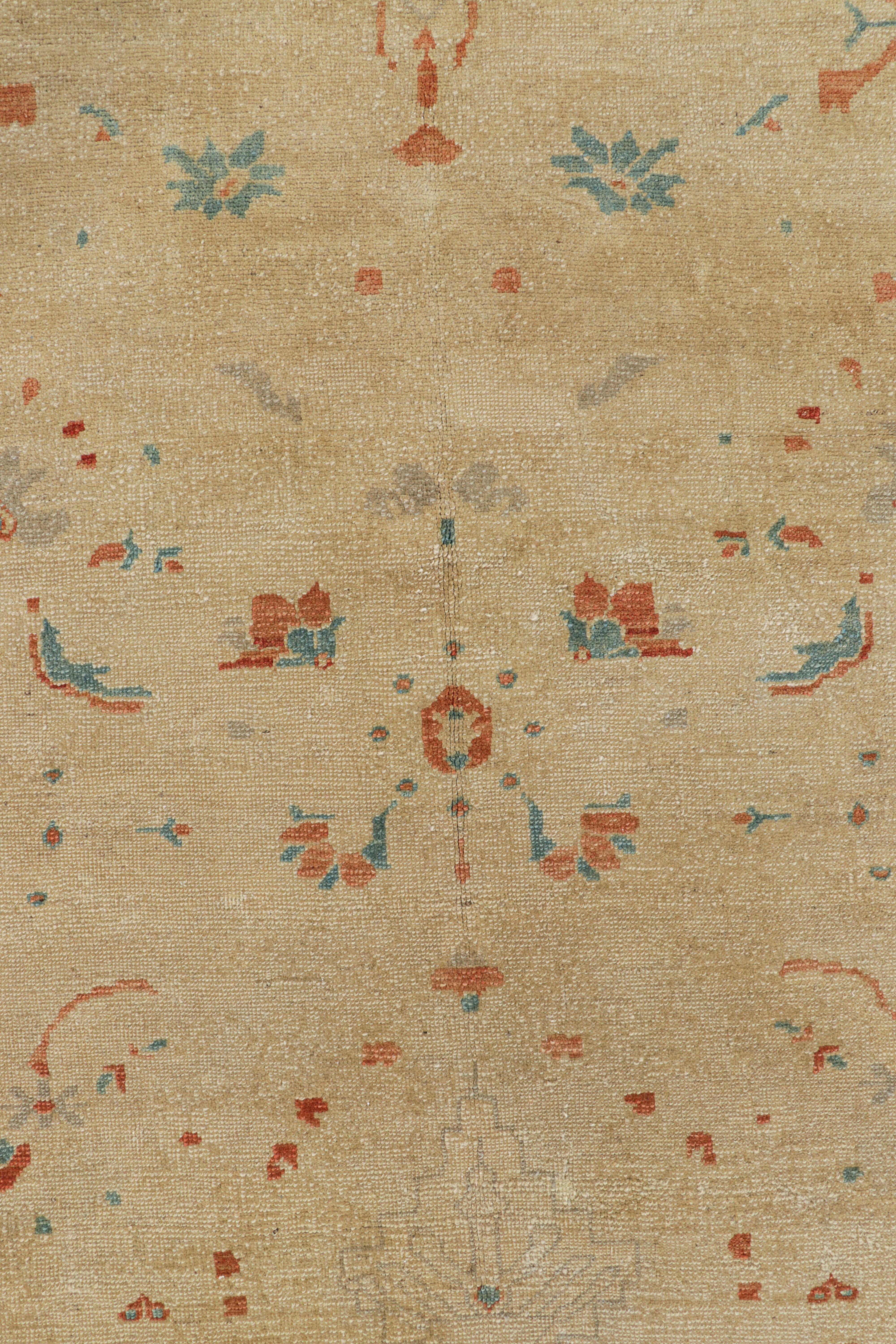 XXI secolo e contemporaneo Rug & Kilim è un tappeto in stile Sultanabad Rugs color crema con motivi floreali in vendita