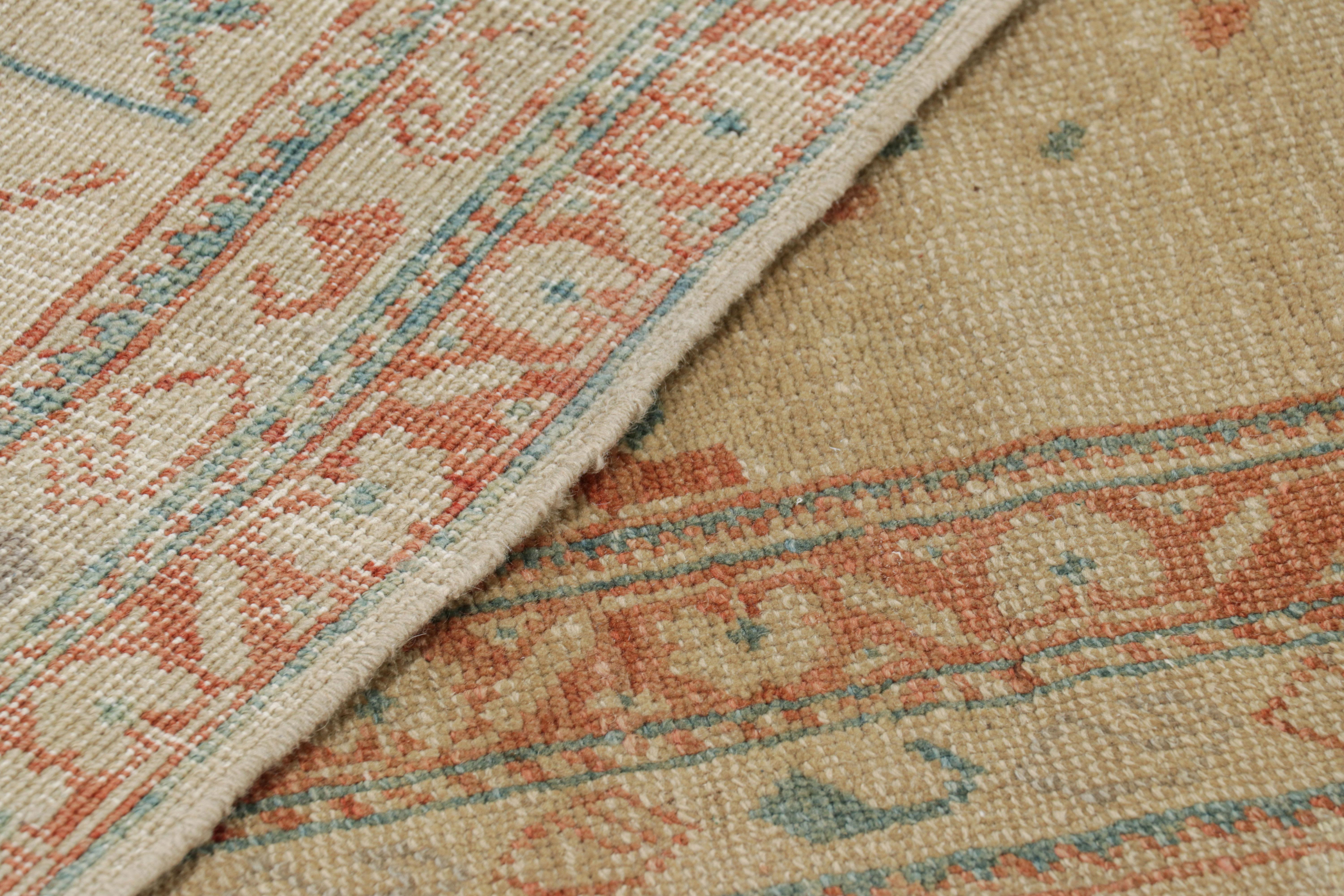 Lana Rug & Kilim è un tappeto in stile Sultanabad Rugs color crema con motivi floreali in vendita