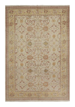 Tapis de style Sultanabad de Rug & Kilim en crème avec motifs floraux