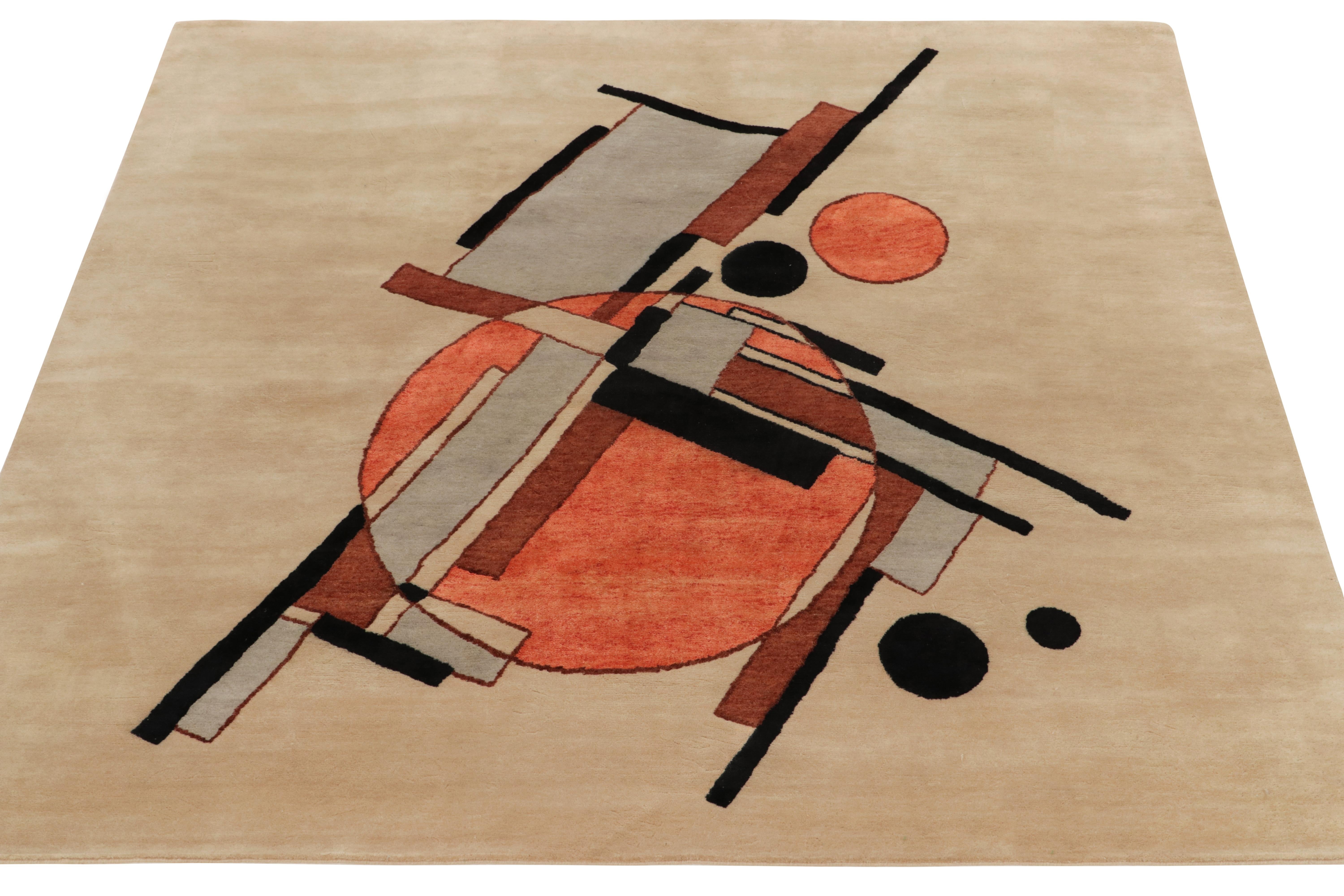 Ein 7x7 großes zeitgenössisches Stück aus der Deco Collection'S von Rug & Kilim, inspiriert von den Werken Kasimir Malewitschs im Stil des Suprematismus. Die quadratische Vorstellungskraft experimentiert mit Überlagerungen in der hohen Kunst, die in
