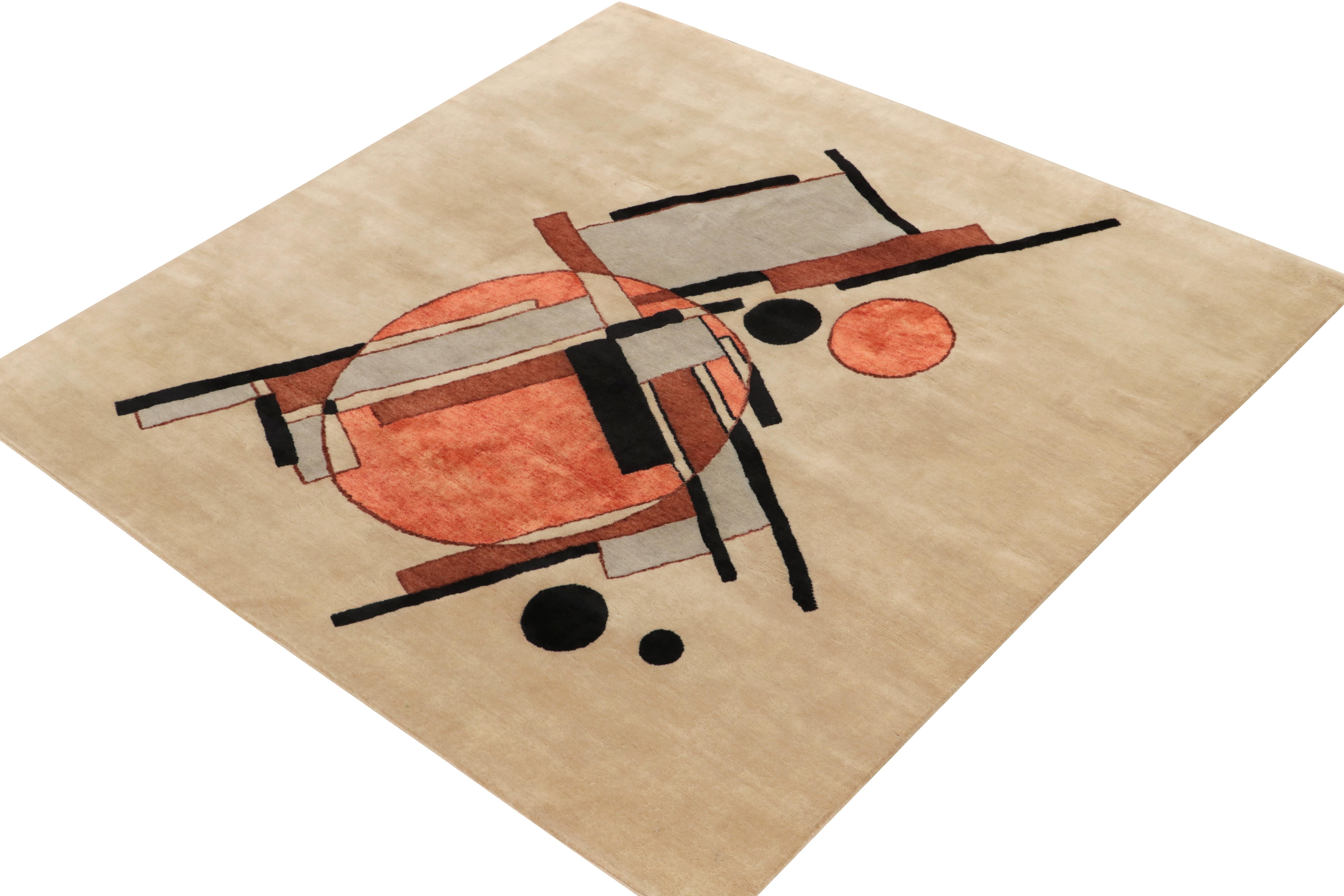Rug & Kilim's Suprematist Style Deco Square Rug in Beige-Braun Schwarz & Orange (Art déco) im Angebot