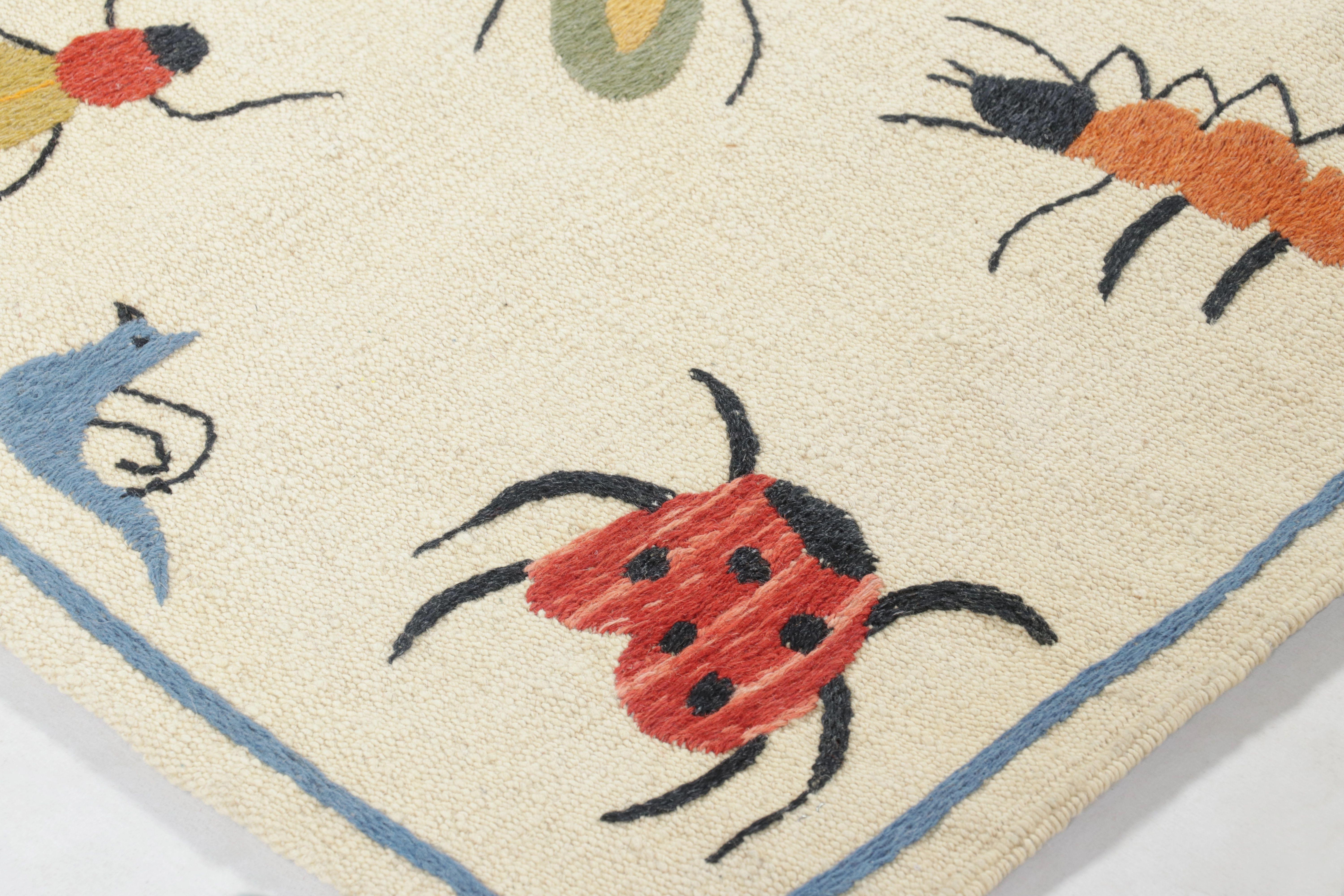 Fabricado con lana tejida a mano, este Kilim de 5 x 7 representa una nueva y emocionante línea de Clásicos Modernos y tejidos planos contemporáneos de Rug & Kilim: una serie de diseños inspirados en los antiguos Kilims y tejidos Suzani, una de las