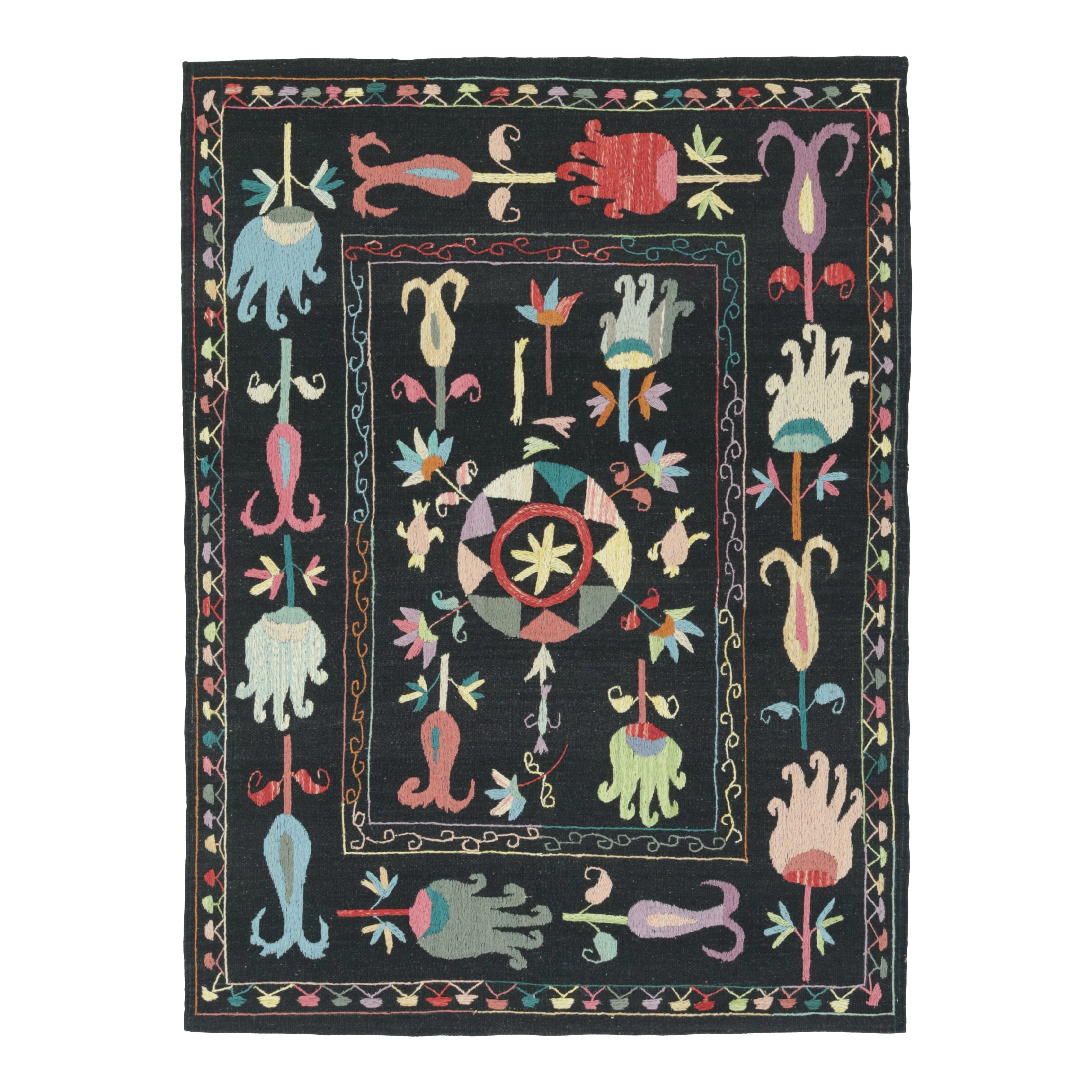 Kilim inspirado en Suzani de Rug
Kilim, vibrantes medallones florales sobre negro