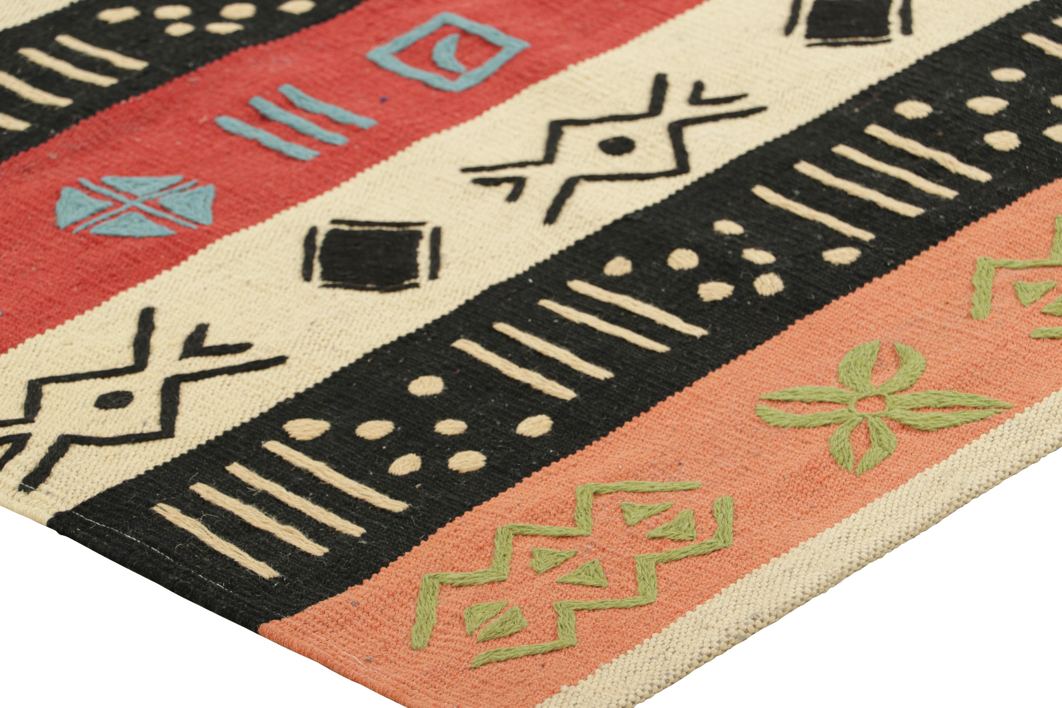 XXI secolo e contemporaneo Rug & Kilim: Kilim in stile Suzani con strisce e motivi geometrici tribali in vendita