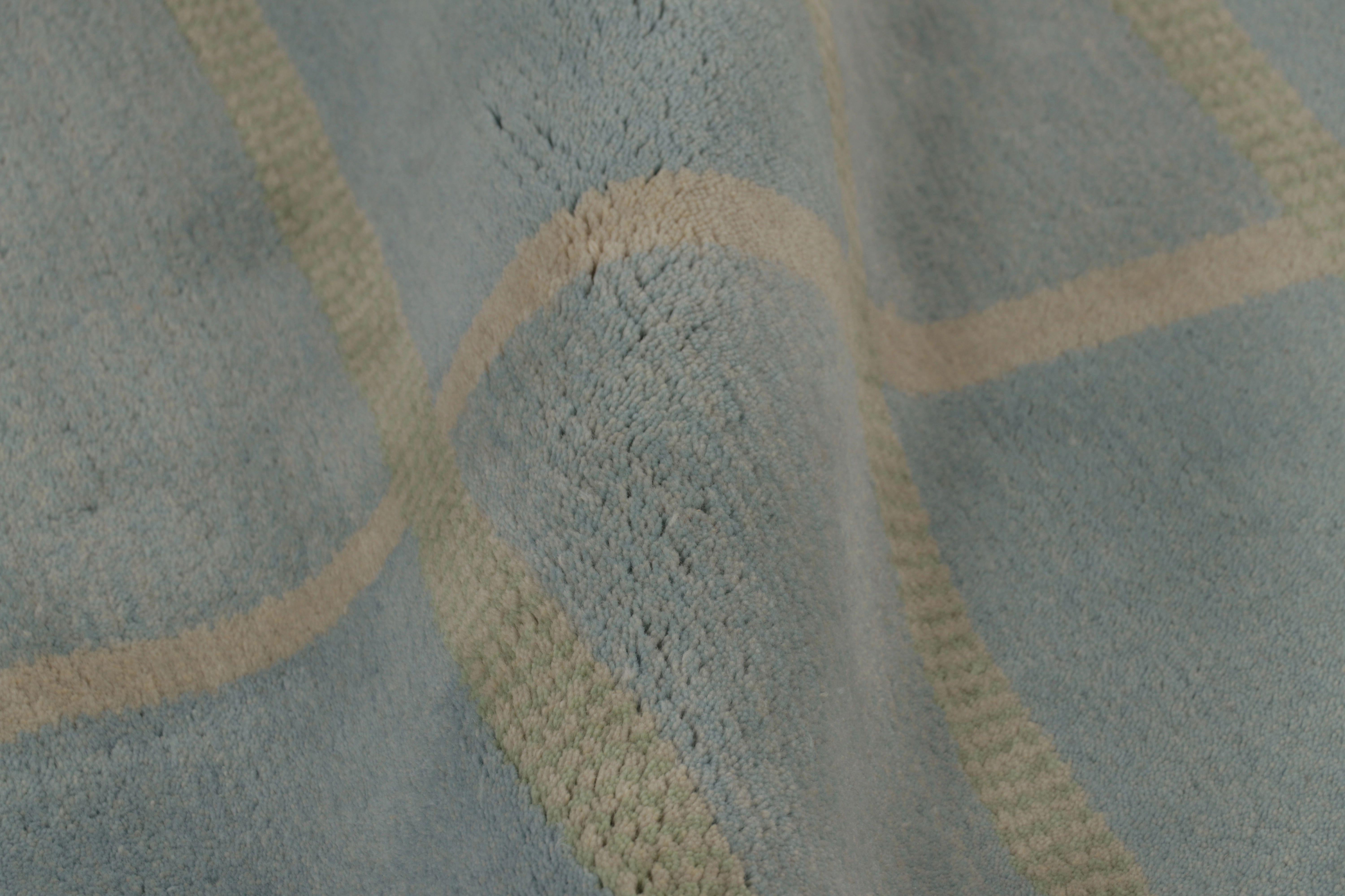 Rug & Kilim’s Swedish Art Deco Inspired Rug in Dusty Blue with Geometric Pattern (21. Jahrhundert und zeitgenössisch) im Angebot