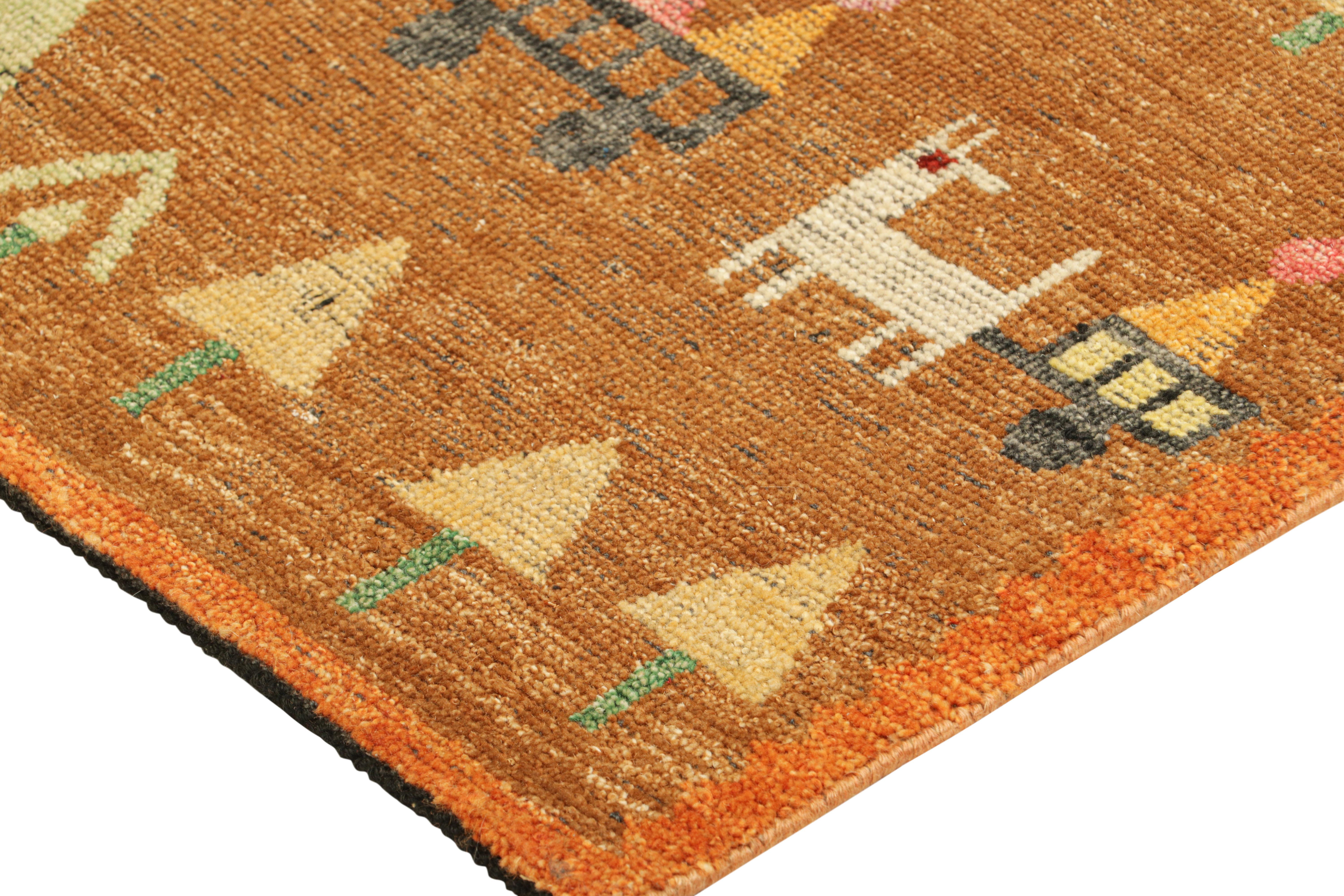 Moderno Rug & Kilim è un tappeto in stile svedese in marrone con motivi geometrici figurativi in vendita