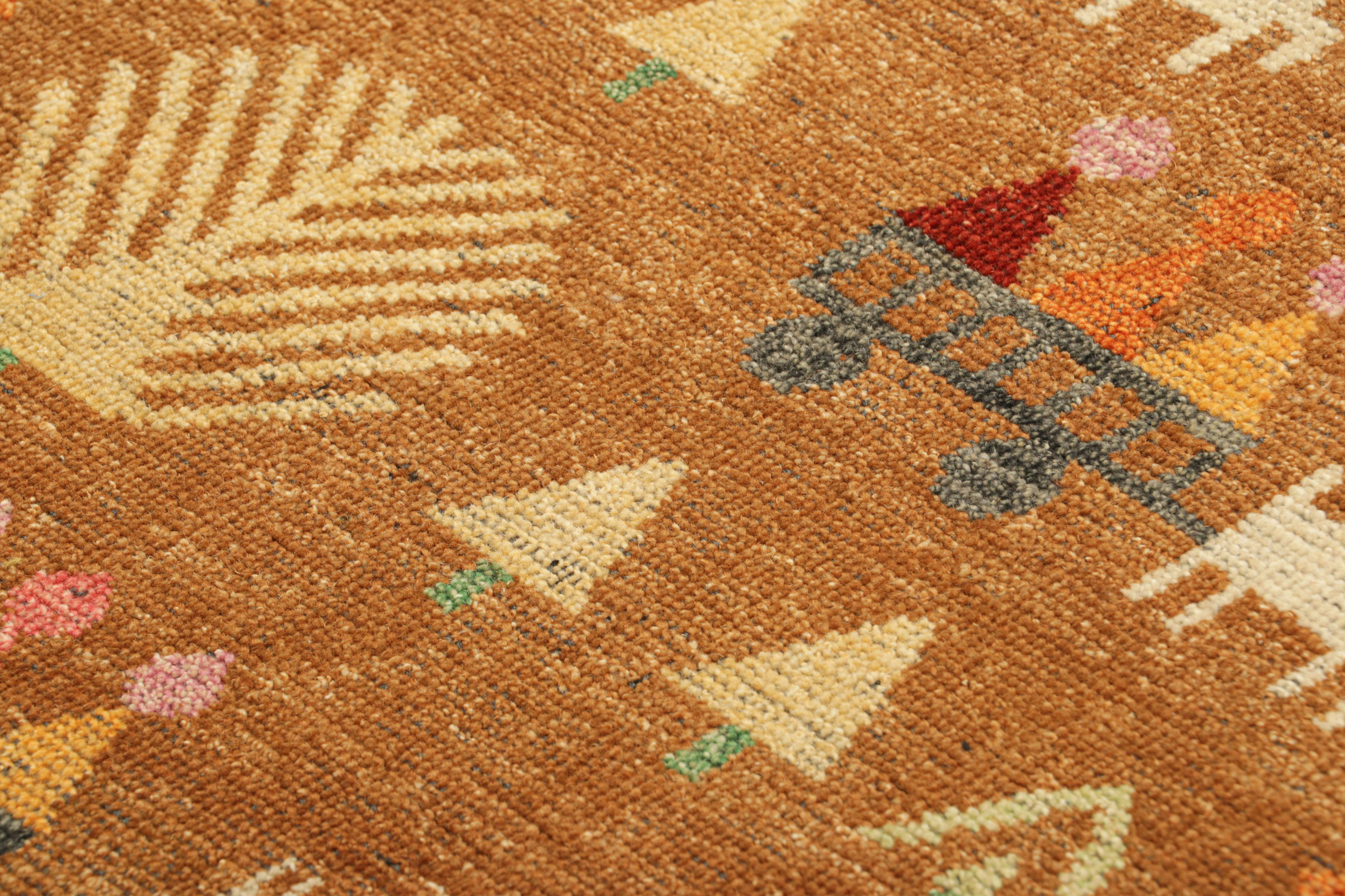 XXI secolo e contemporaneo Rug & Kilim è un tappeto in stile svedese in marrone con motivi geometrici figurativi in vendita