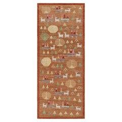 Rug & Kilim's Swedish Style Runner Rug in Brown with Figural Geometric Patterns (Tapis de course de style suédois à motifs géométriques figuratifs)