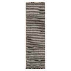 Camino de Mesa Rug & Kilim de Rayas Texturadas en Blanco y Negro