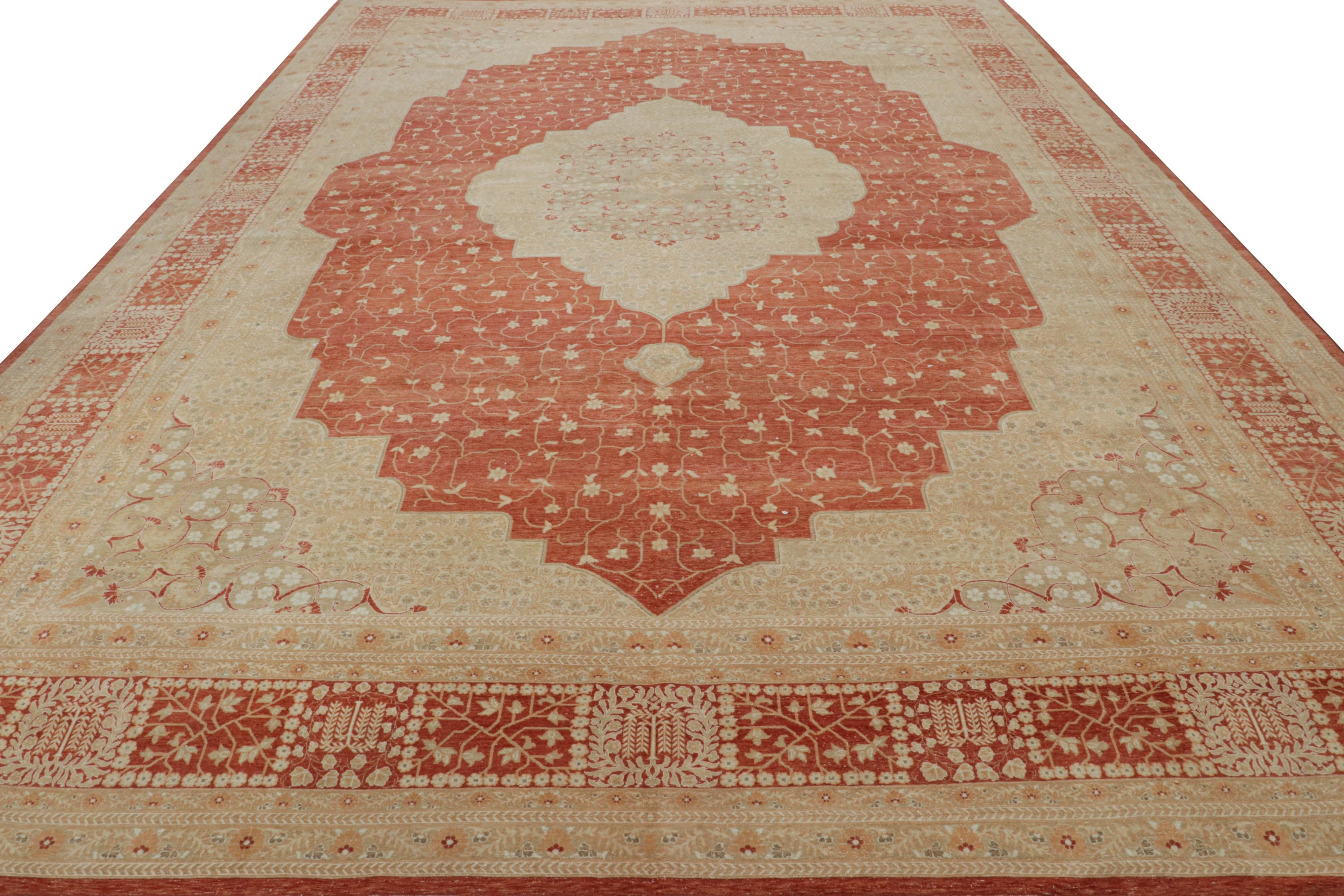 Alfombra estilo Tabriz de Rug & Kilim con diseño de medallones dorados, marrones y rojos Persa en venta