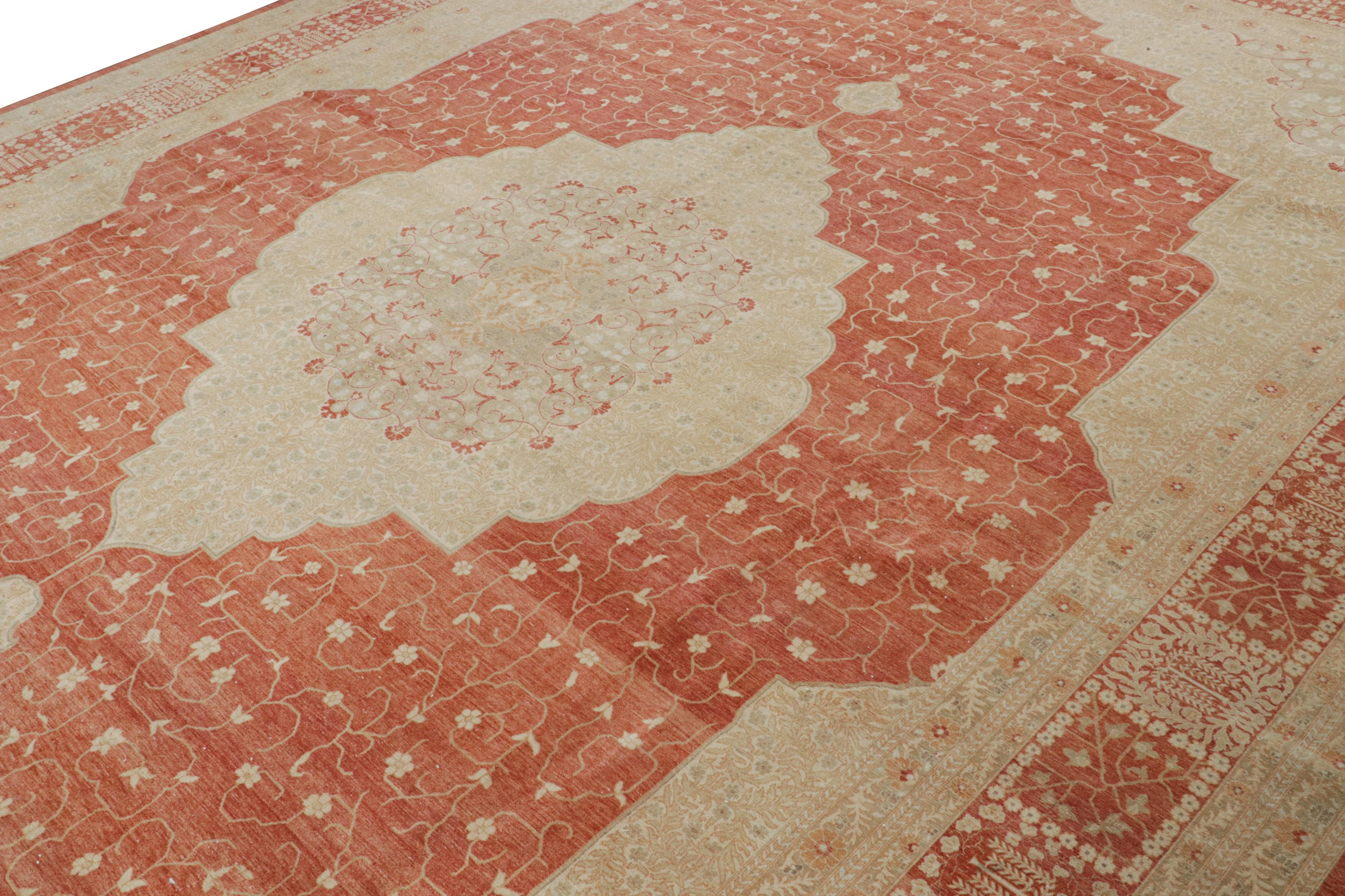 Alfombra estilo Tabriz de Rug & Kilim con diseño de medallones dorados, marrones y rojos Anudado a mano en venta