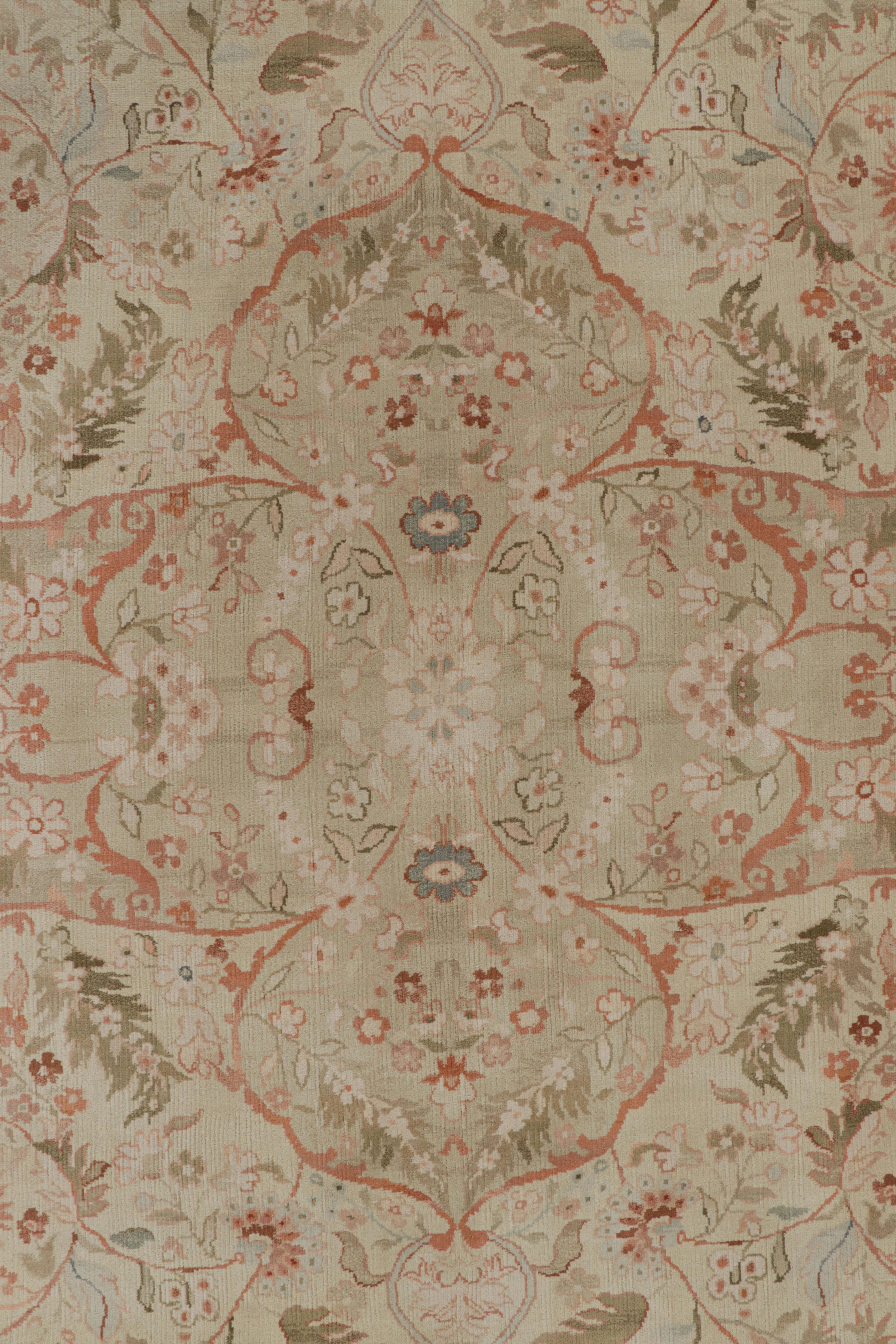 Cinese Rug & Kilim - Tappeto in stile Tabriz con motivi floreali in verde e rosa in vendita