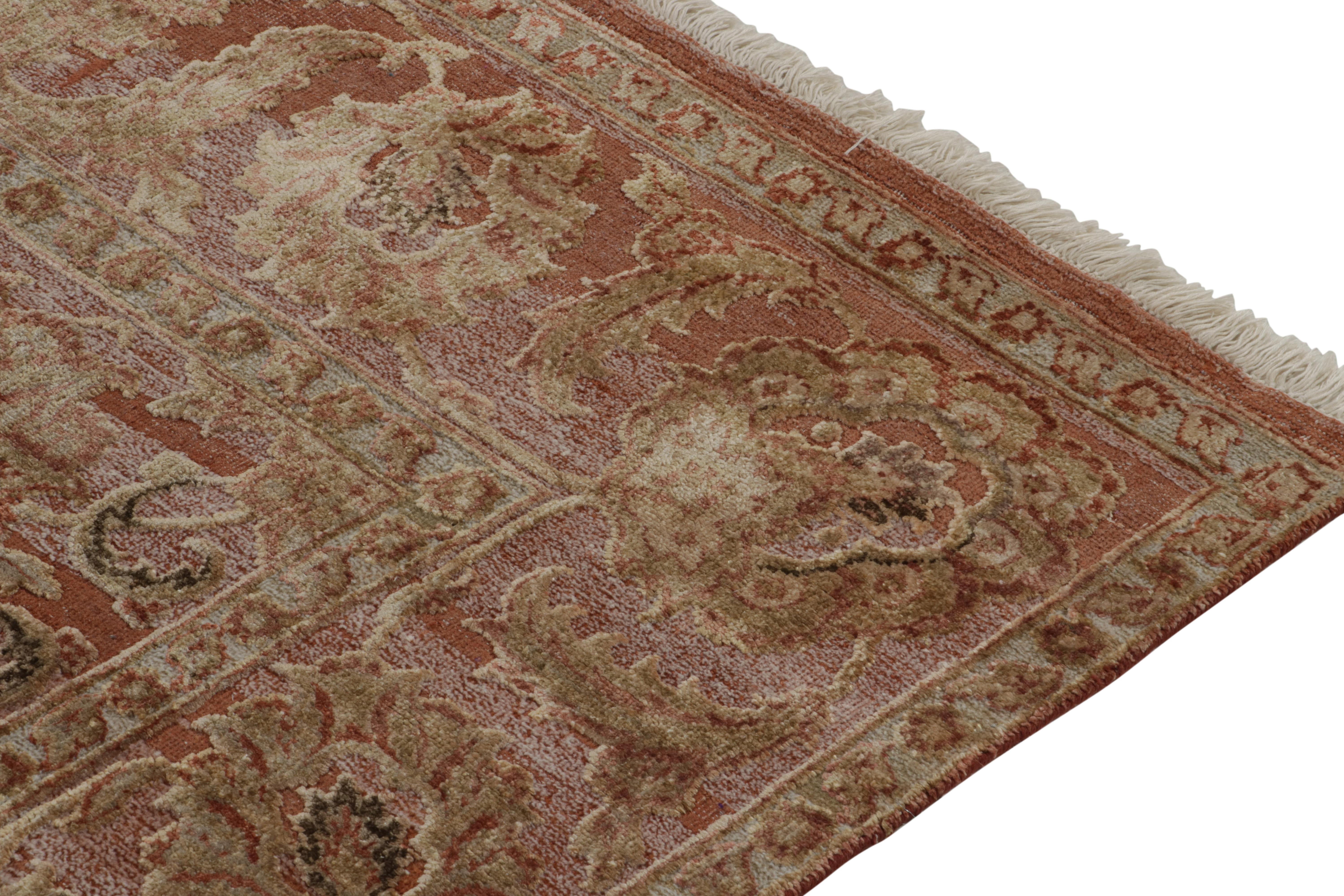 Teppich im Täbris-Stil von Teppich & Kilims mit rostroten, rosa und beigebraunen Blumenmustern (Handgeknüpft) im Angebot