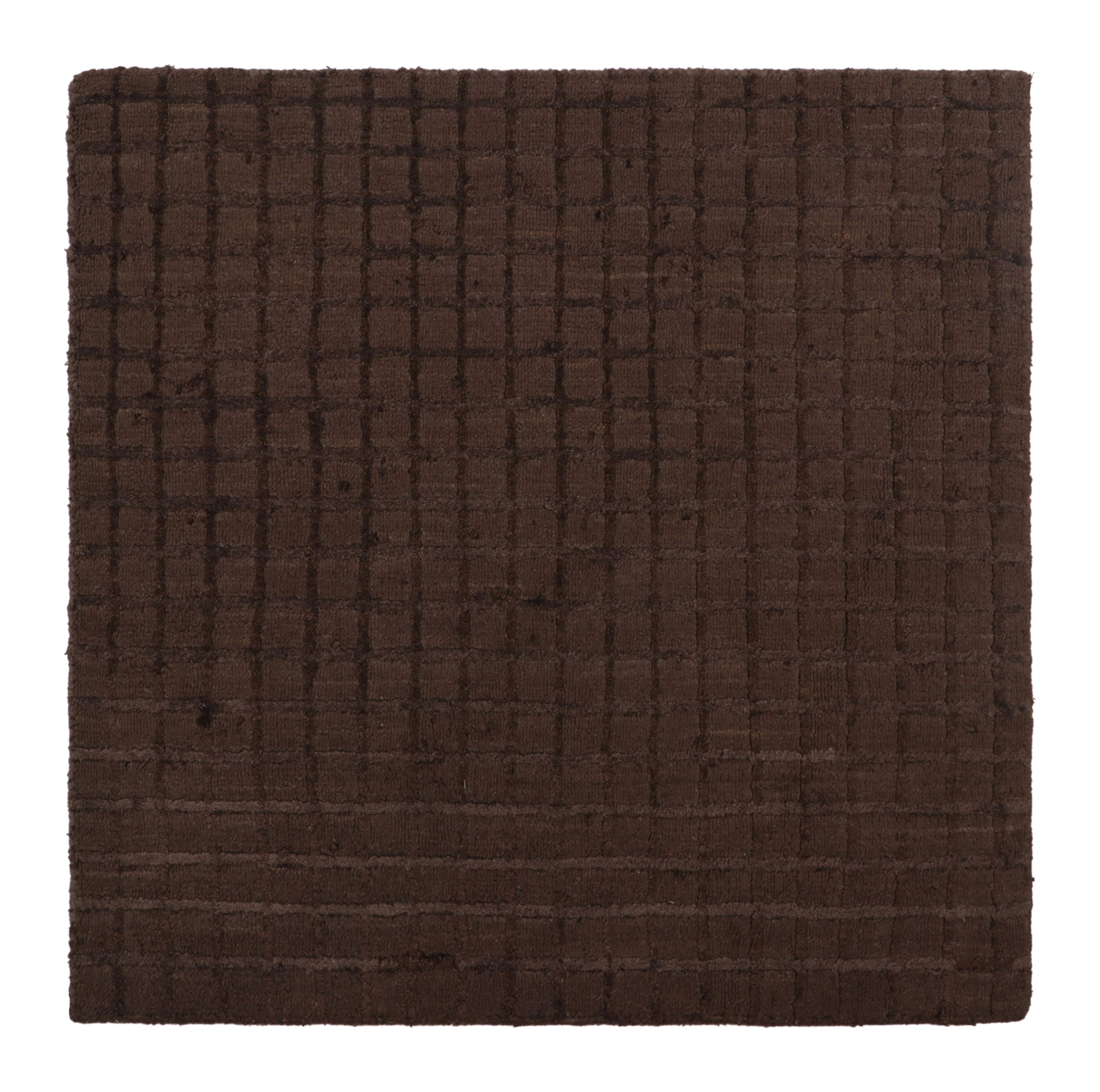 Rug & Kilim's Textural Custom Rug Sample, Brown Tones in Muted Geometric Pattern (Handgeknüpft) im Angebot