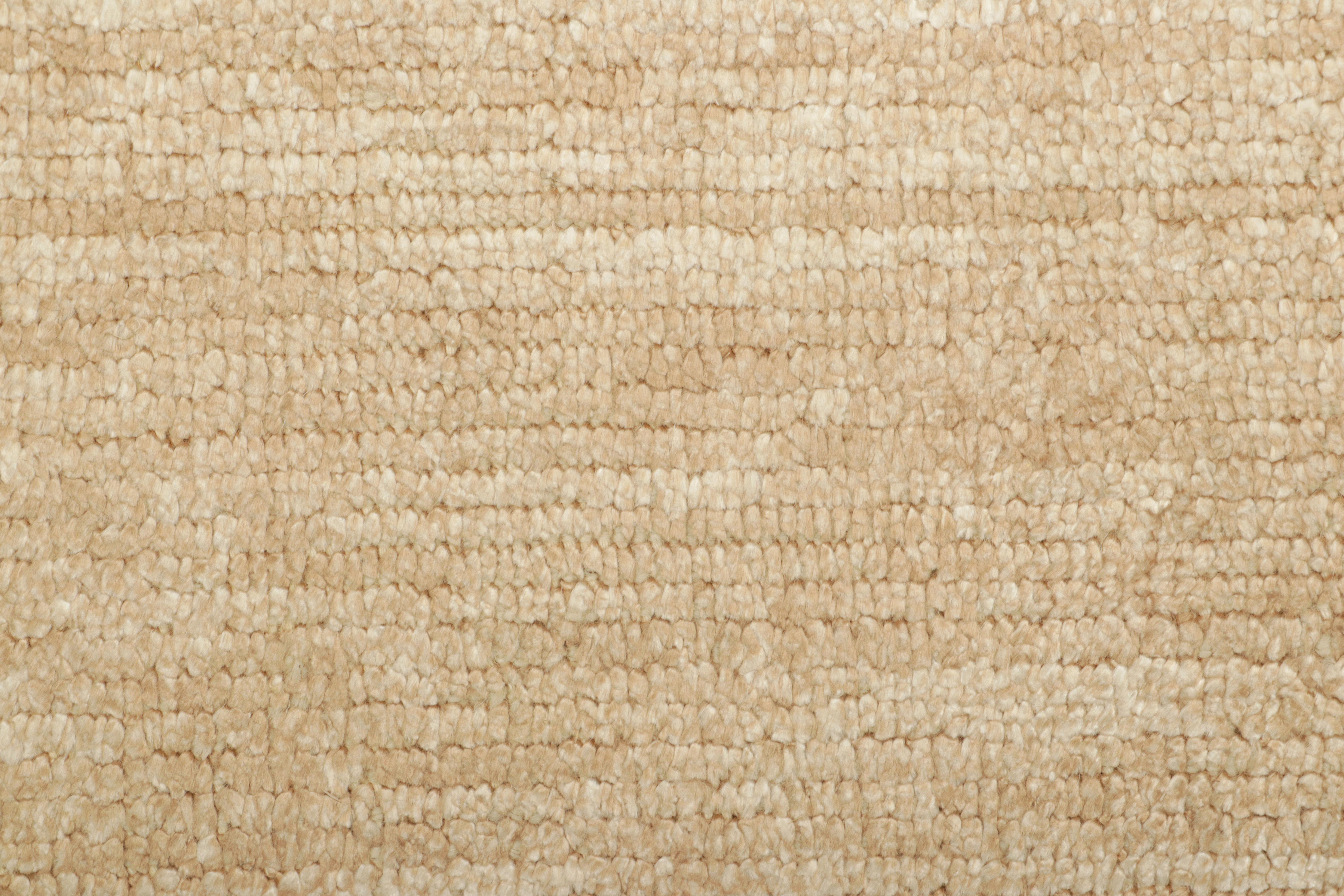 Indiano Rug & Kilim propone un campione di tappeto personalizzato con texture nei toni del beige, del taupe e del bianco crema. in vendita