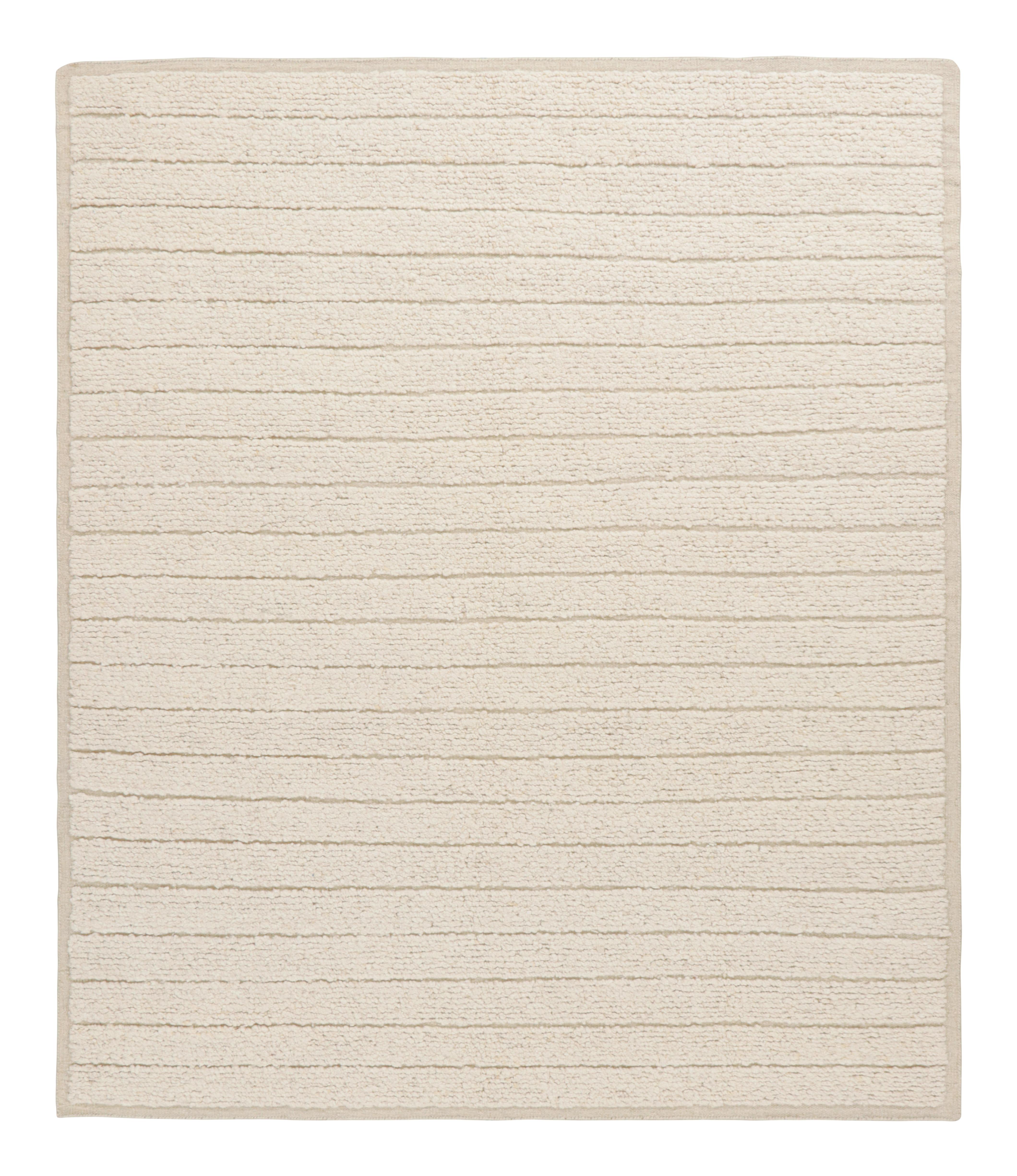 Rug & Kilim's texturierter Kilim-Teppich in Creme und weißen Hoch-Tief-Streifen im Zustand „Neu“ im Angebot in Long Island City, NY
