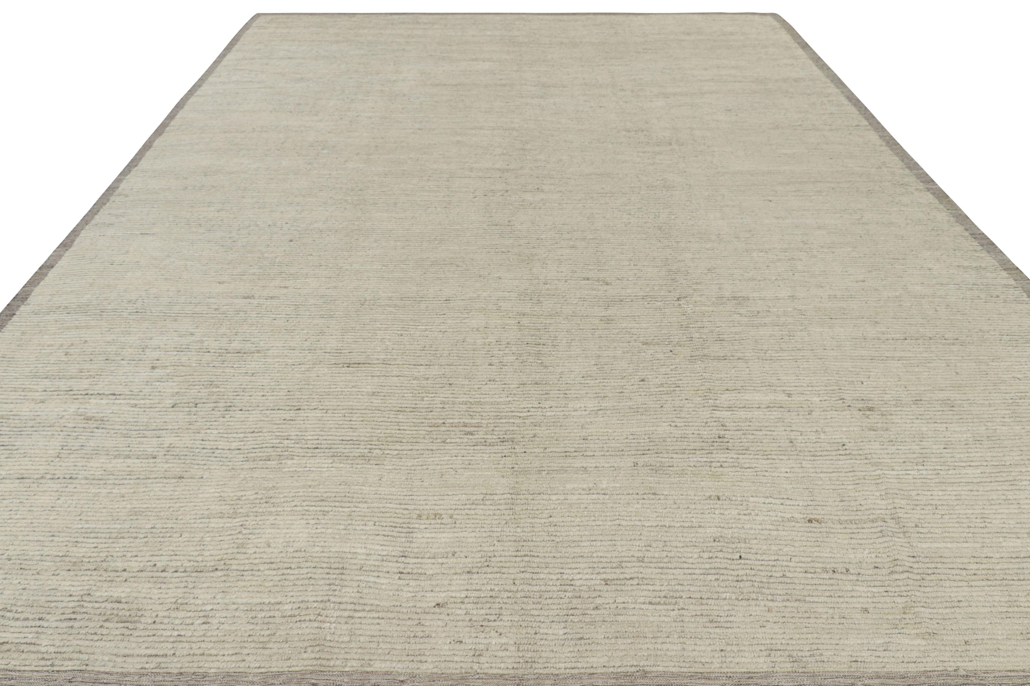 Rug & Kilim's Struktur-Kilim mit beigen und weißen Strukturstreifen und Streifen (Moderne) im Angebot