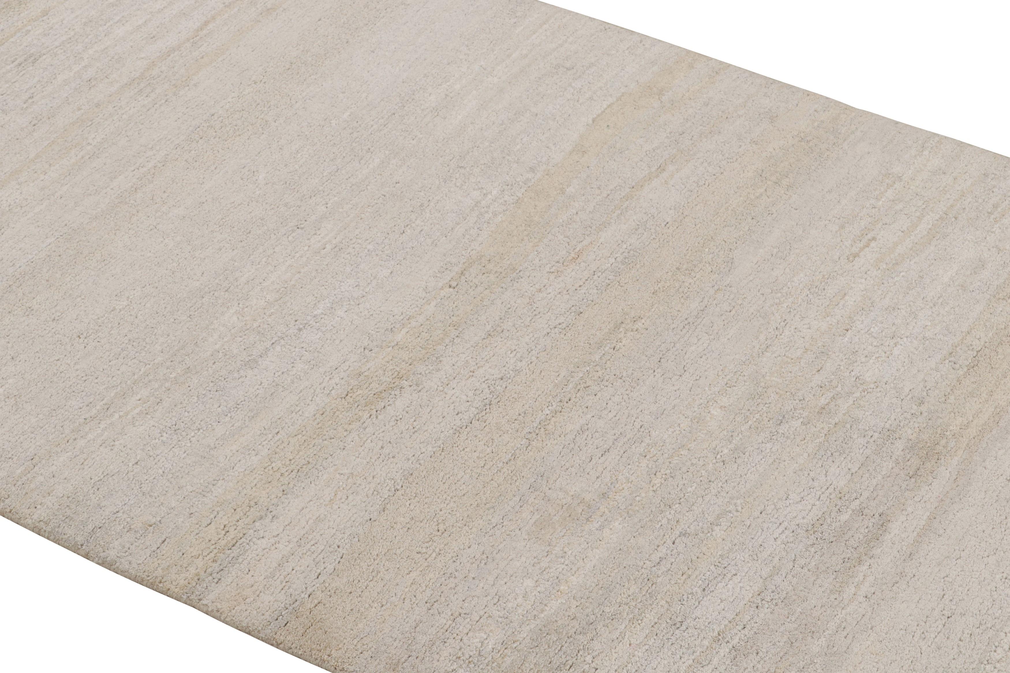 Indian Rug & Kilim’s Textural Plain Modern Runner, Beige Two Tones Rug For Sale