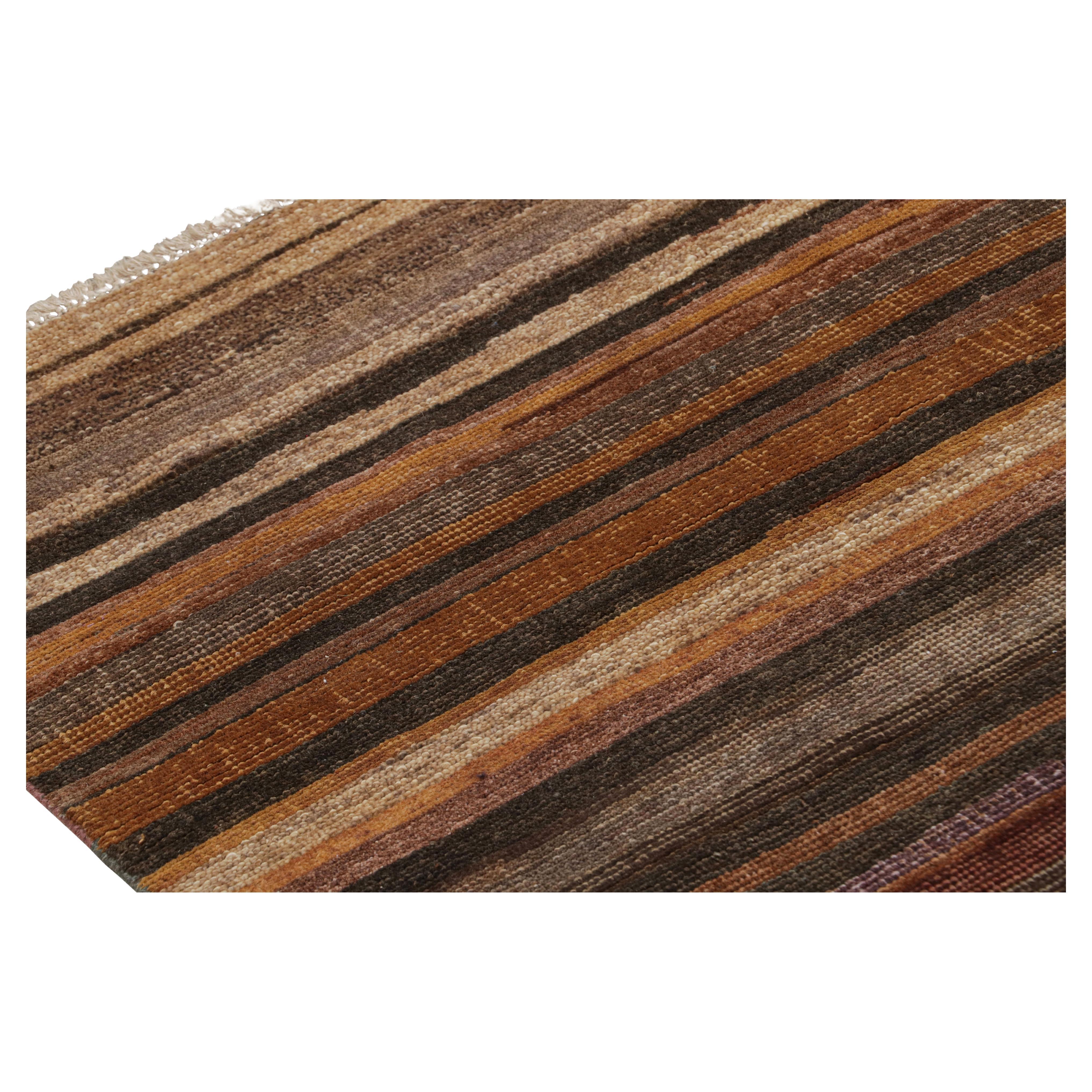 Rug & Kilim's Textural Rug in Beige-Brown Stripes and Striae (tapis texturé à rayures beige et marron) en vente