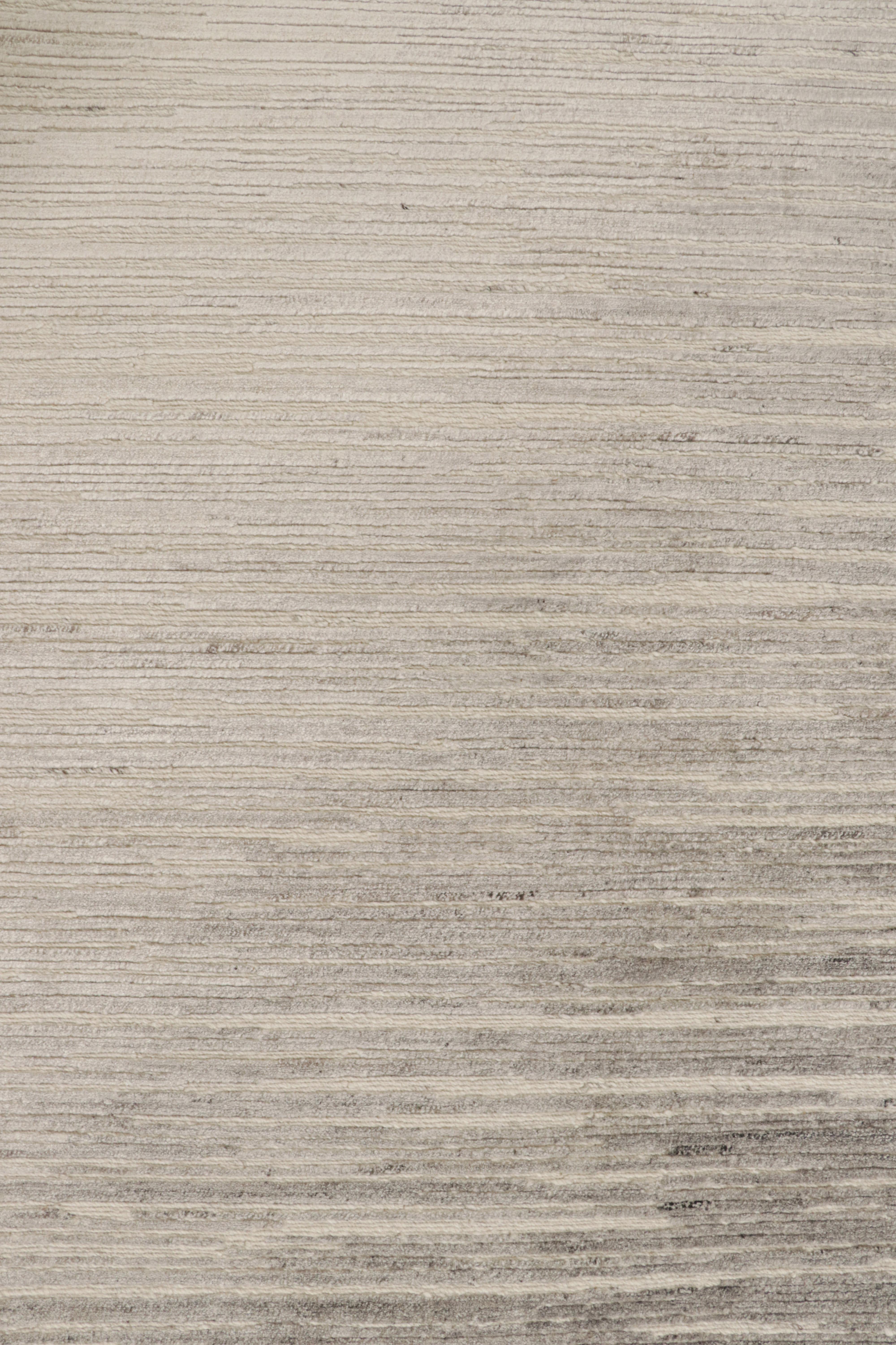 Rug & Kilim's Strukturteppich in Weiß und Grau Abstrakte Hoch-Tief-Streifen (Moderne) im Angebot