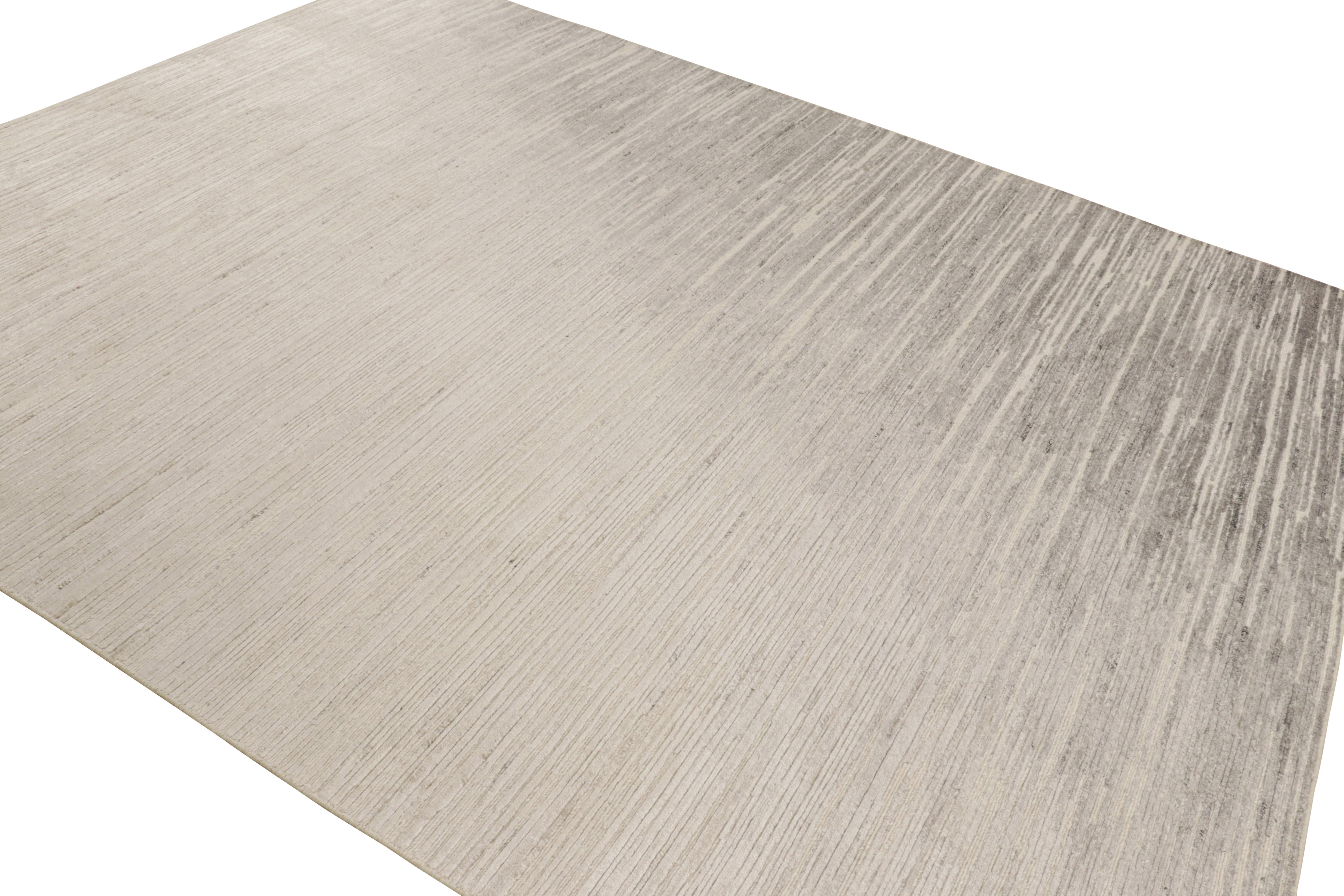 Rug & Kilim's Strukturteppich in Weiß und Grau Abstrakte Hoch-Tief-Streifen (Indisch) im Angebot