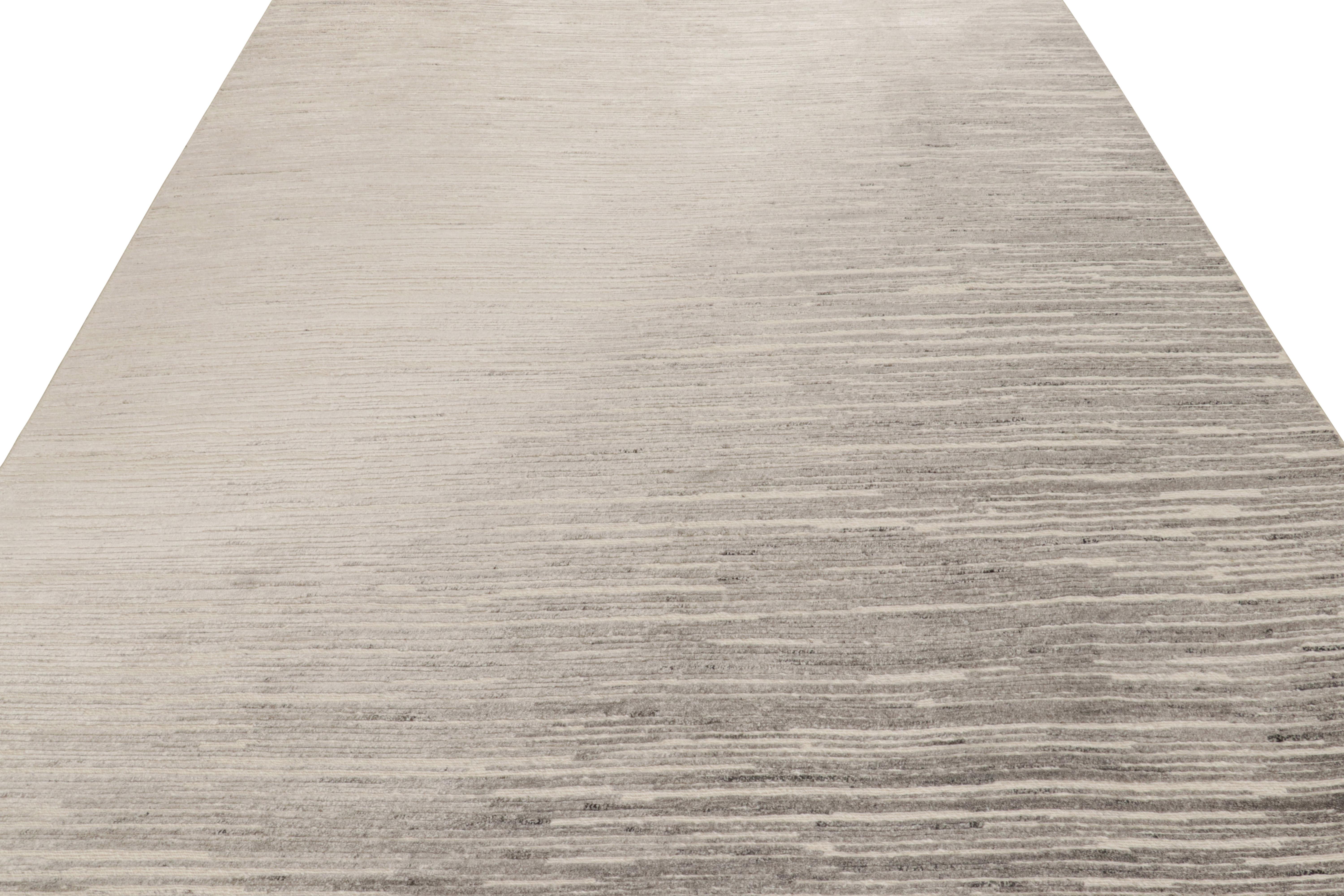 Rug & Kilim's Strukturteppich in Weiß und Grau Abstrakte Hoch-Tief-Streifen (Handgewebt) im Angebot
