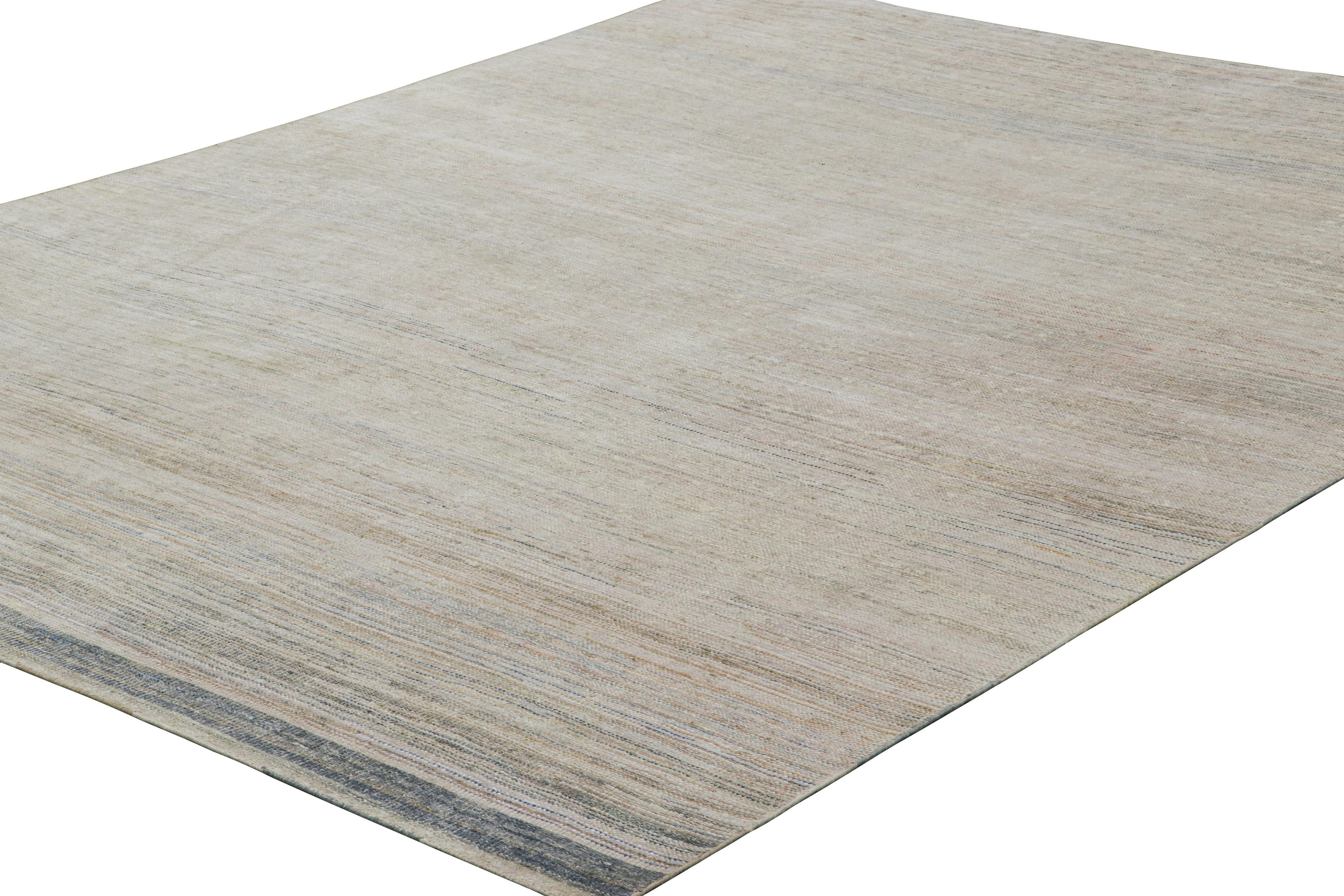 Indiano Rug & Kilim è un tappeto a righe e strisce bianche, beige e azzurre. in vendita