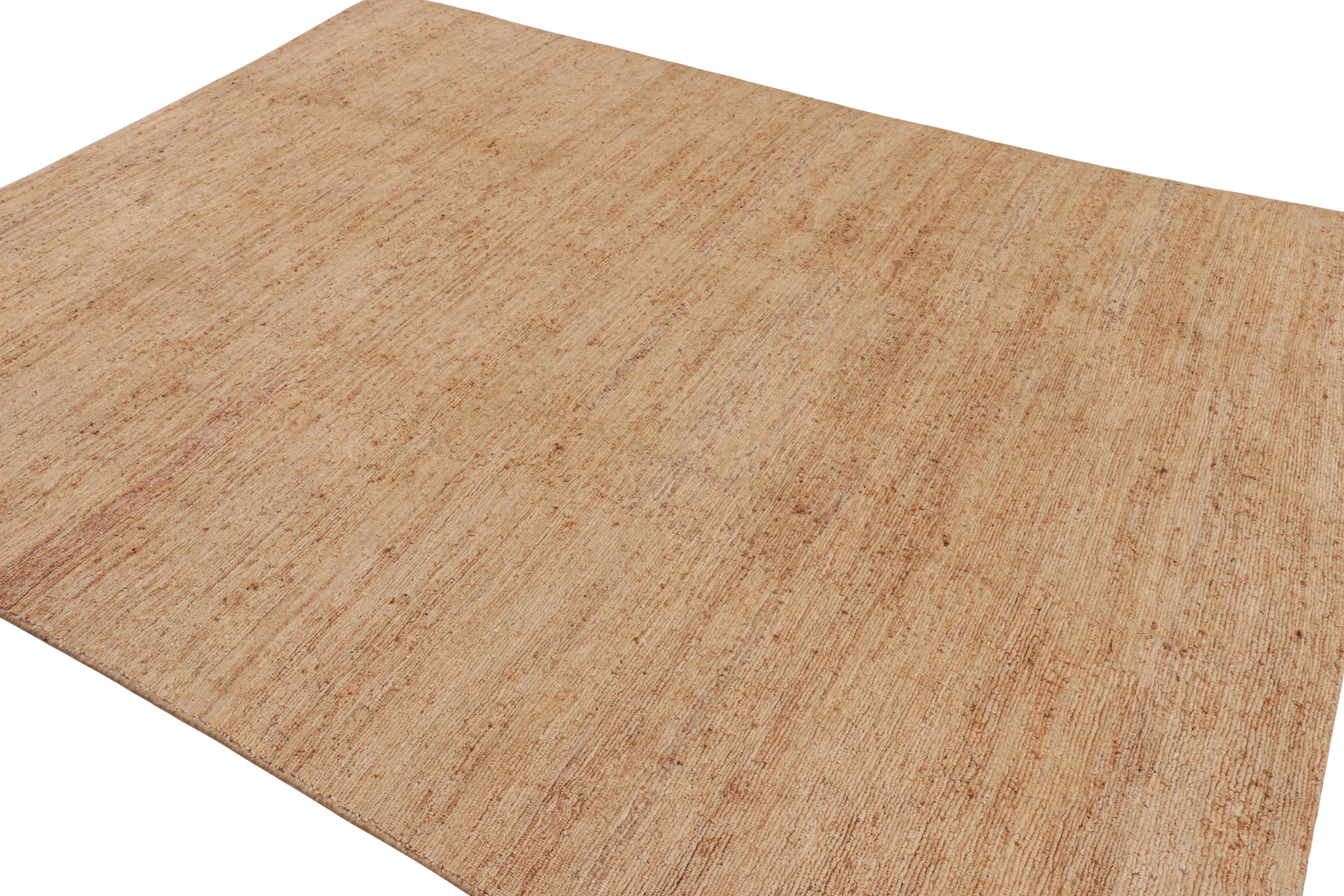 Rug & Kilim's Strukturteppich, Jute mit monochromen beige-braunen Schlieren (Handgeknüpft) im Angebot