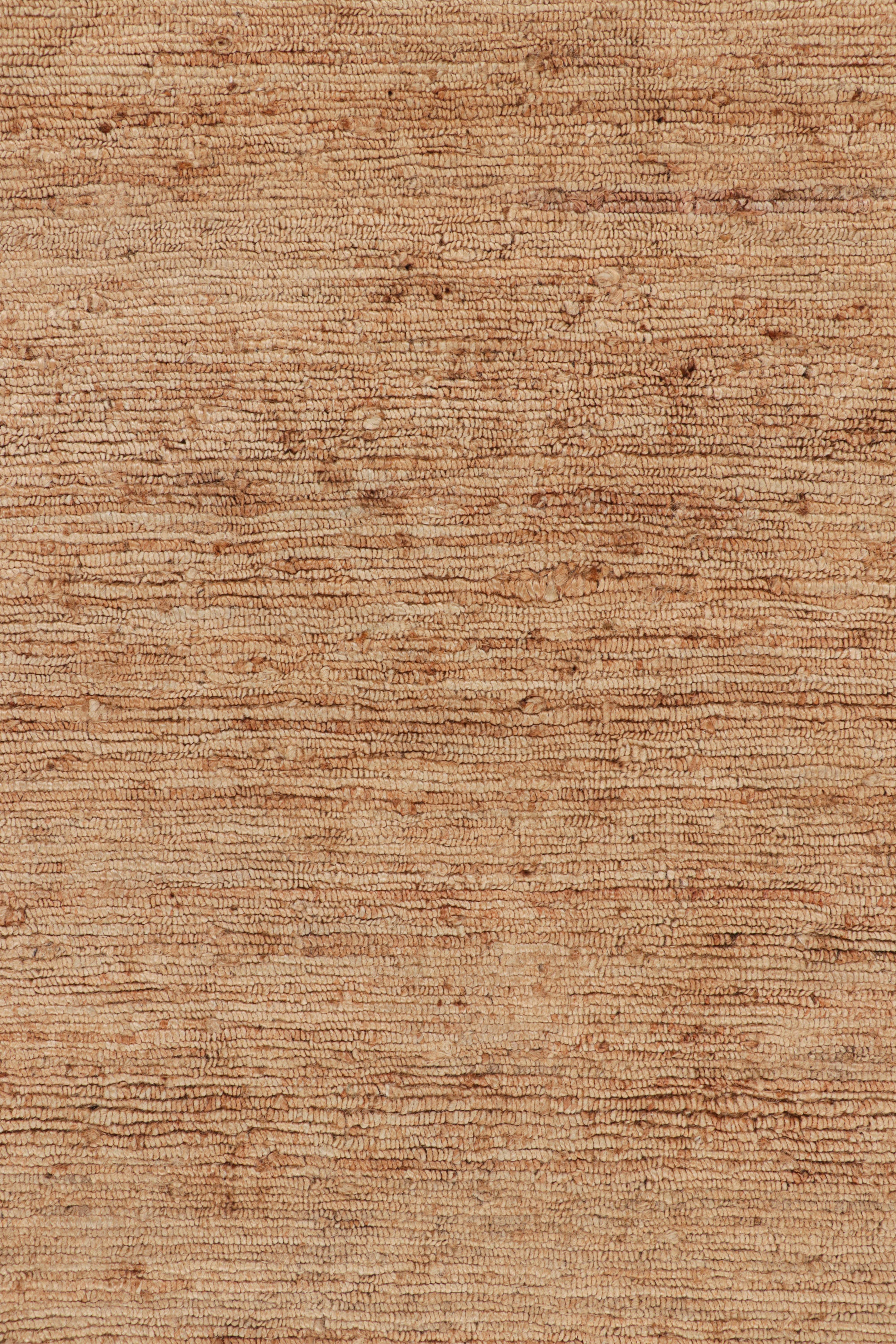 Rug & Kilim's Strukturteppich, Jute mit monochromen beige-braunen Schlieren im Zustand „Neu“ im Angebot in Long Island City, NY