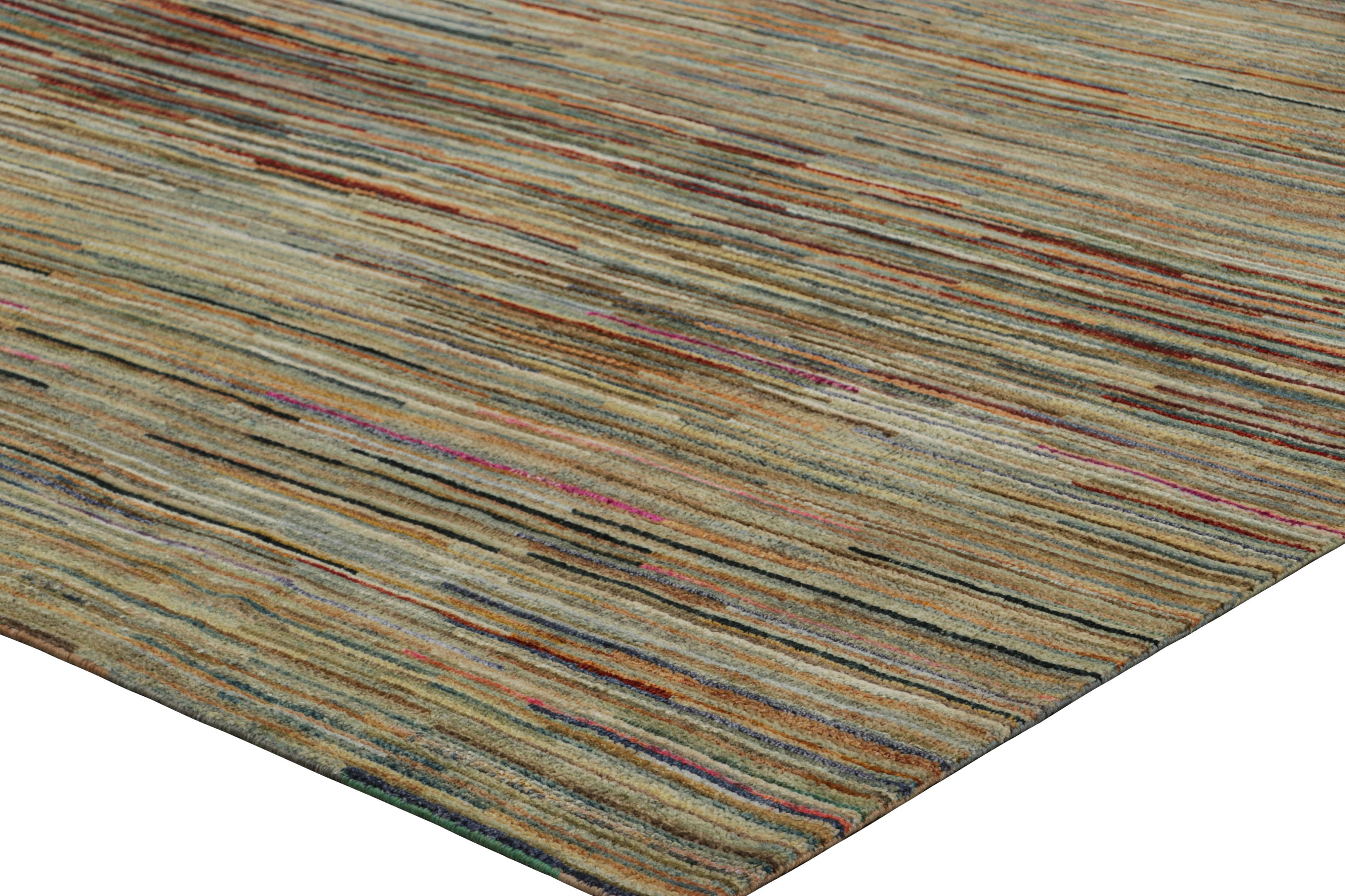 Rug & Kilim è un tappeto testurizzato con vibranti strisce e striature policromatiche In condizioni Nuovo in vendita a Long Island City, NY