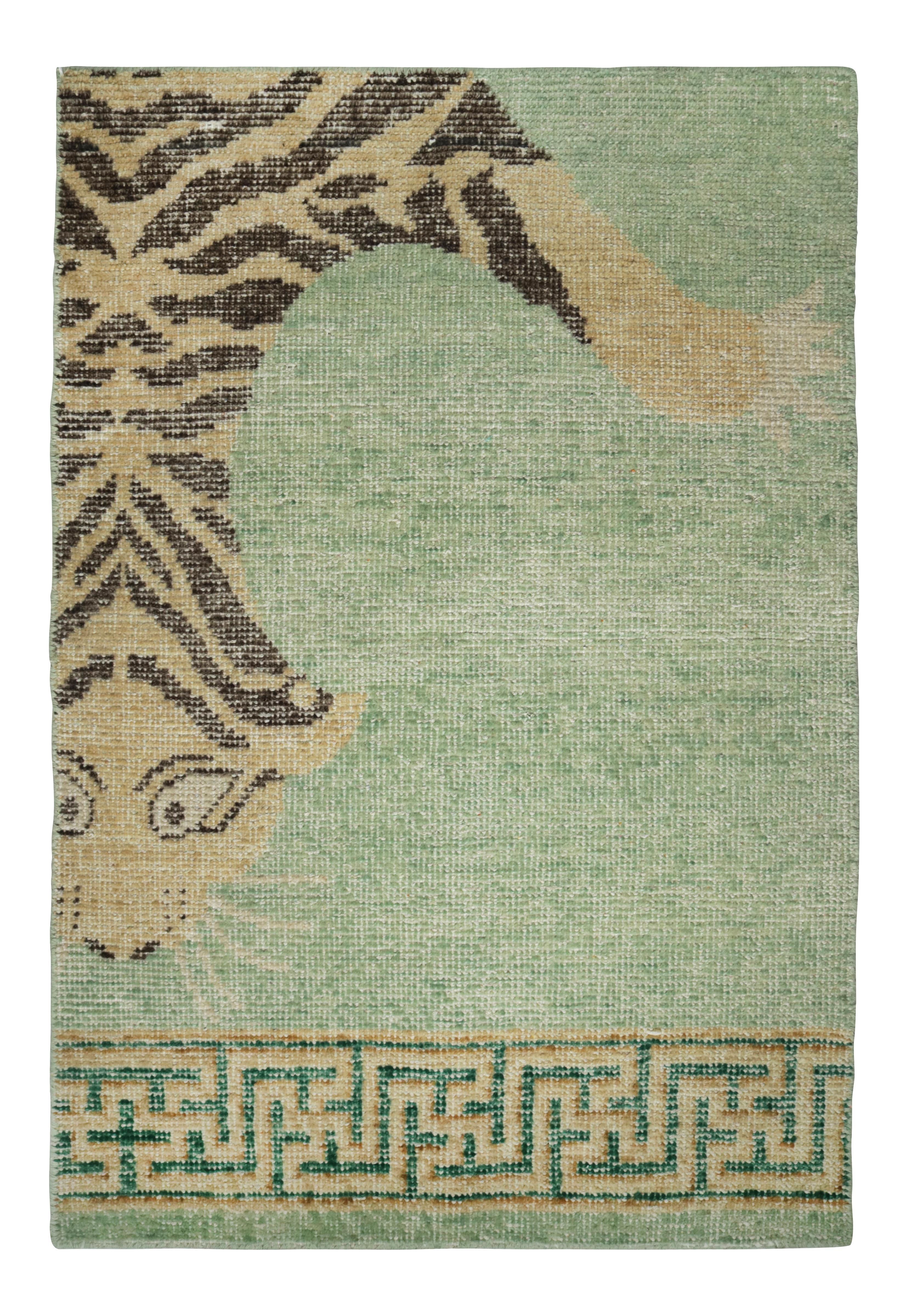 Indiano Rug & Kilim: campione di tappeto personalizzato Tiger in Greene & Greene in vendita