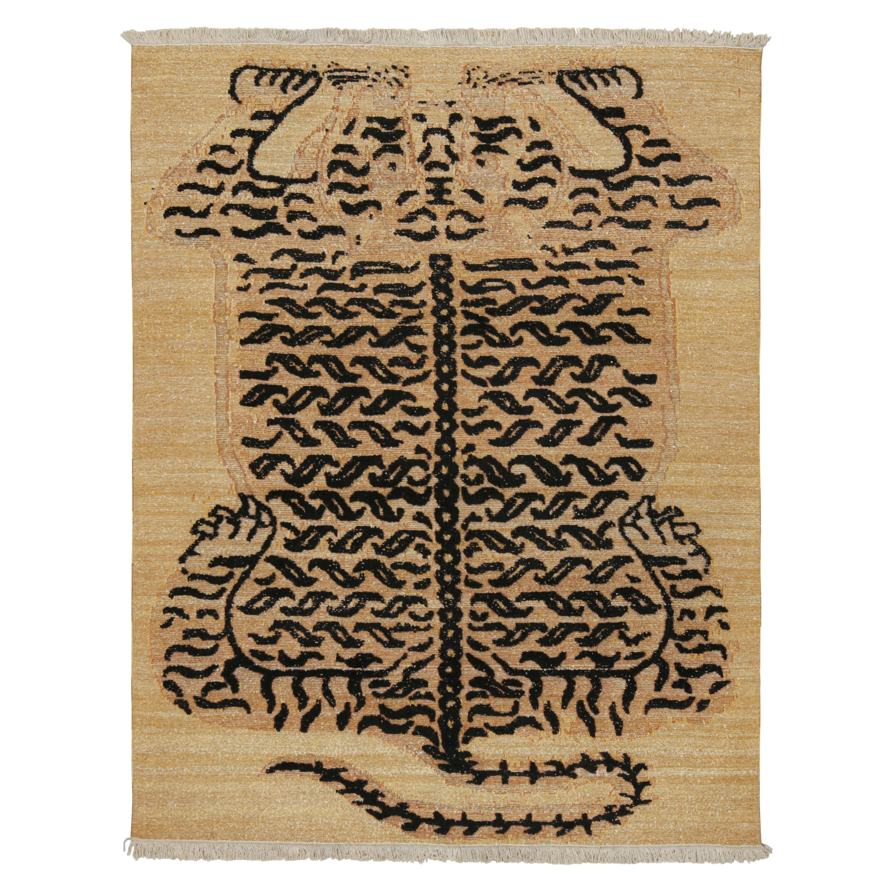Rug & Kilim's Tiger Rug in Gold with Orange and Black Pictorial (tapis du tigre en or avec pictogramme orange et noir) en vente