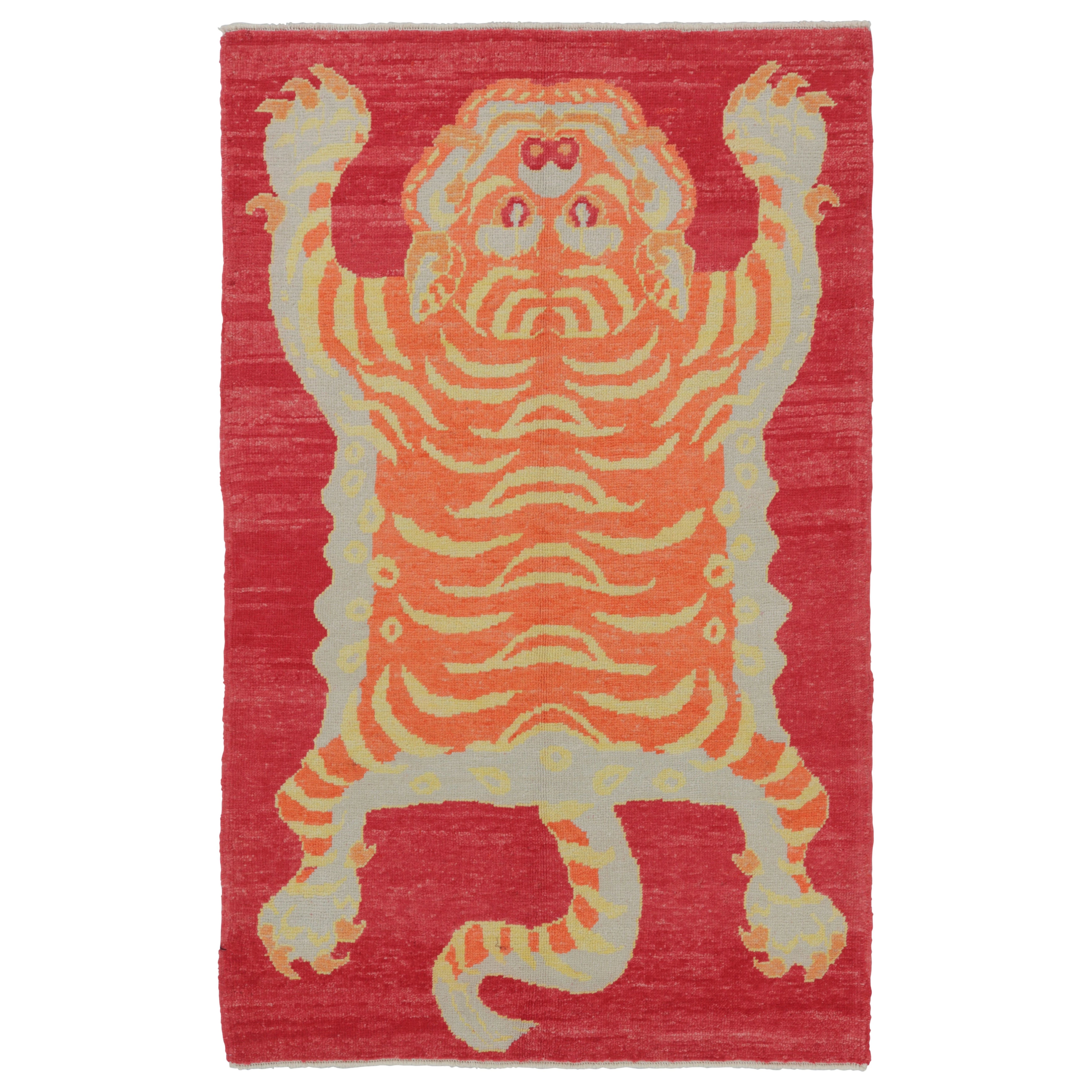 Tigerfell-Teppich von Rug
Kilim, karminroter Grund, fett orangefarbenes Bild - Rug
Kilim