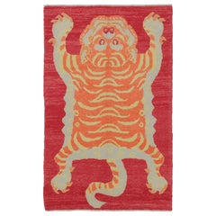 Tigerfell-Teppich von Rug
Kilim, karminroter Grund, fett orangefarbenes Bild - Rug
Kilim