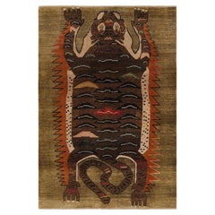 Rug & Kilim: Tappeto in pelle di tigre beige con immagini nere e marroni