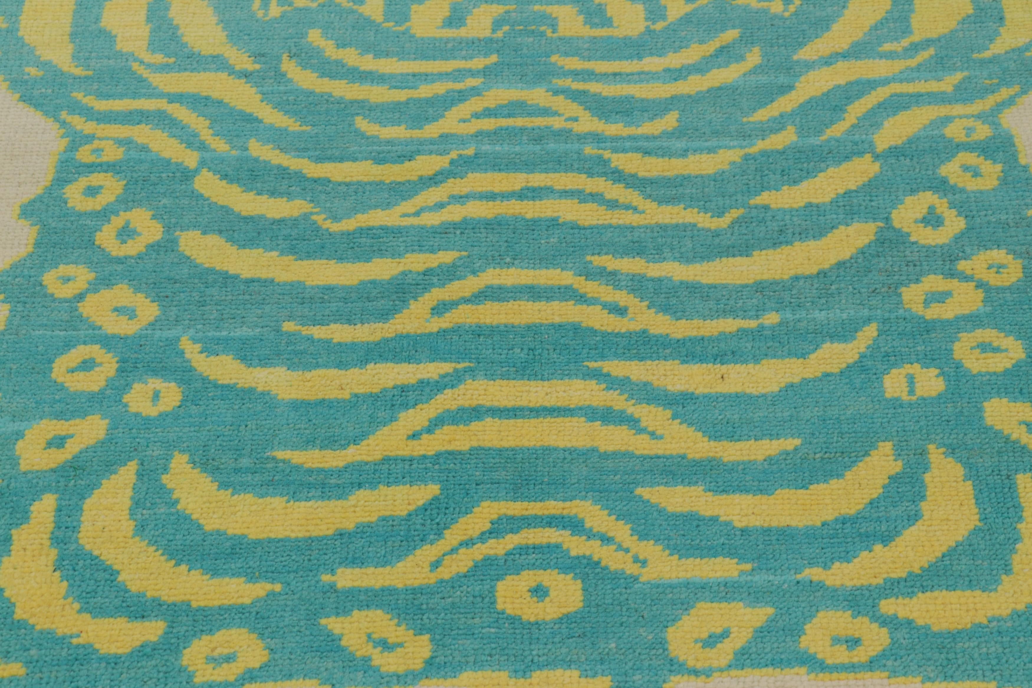 Rug & Kilim’s Tiger Skin Rug in Beige with Blue and Yellow Pictorial In New Condition For Sale In Long Island City, NY