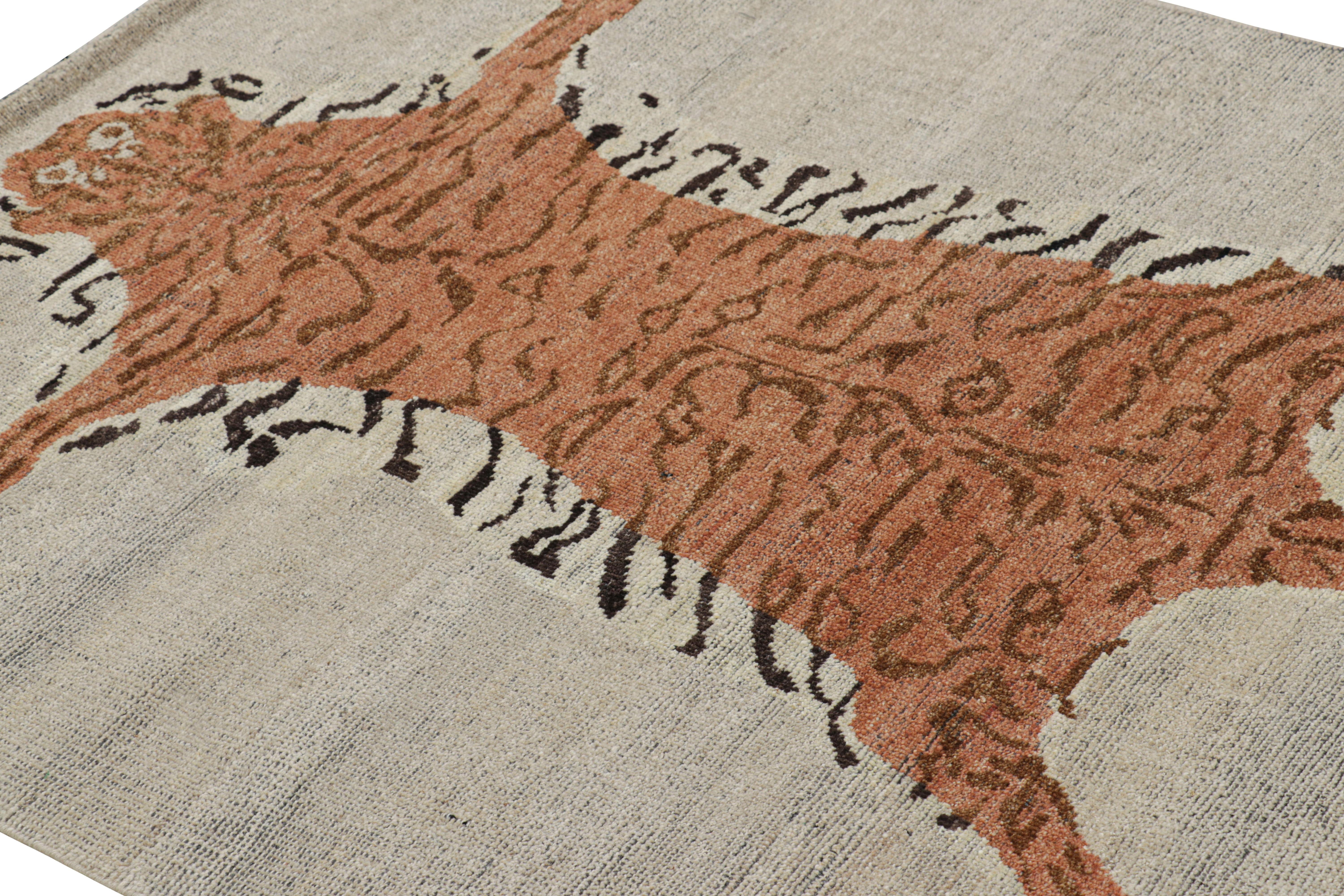 Ce tapis moderne 4x6 est un nouvel ajout audacieux à la Collection Burano de Rug & Kilim. Cette section particulière de tapis tigrés couvre plusieurs cultures et reprend des styles picturaux emblématiques de l'art populaire et des tapis orientaux