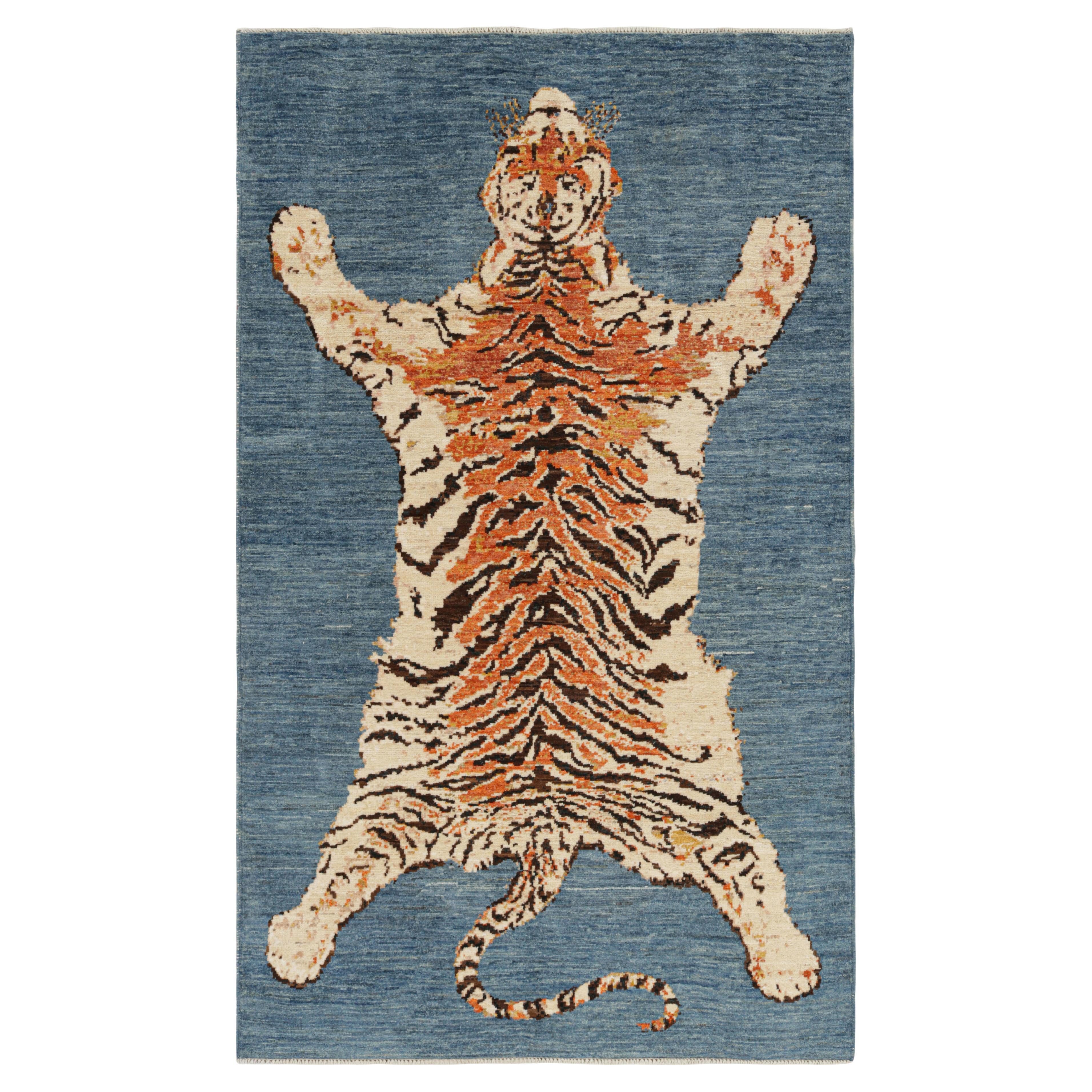 Rug & Kilim: Tappeto in pelle di tigre in blu e arancione e beige-marrone