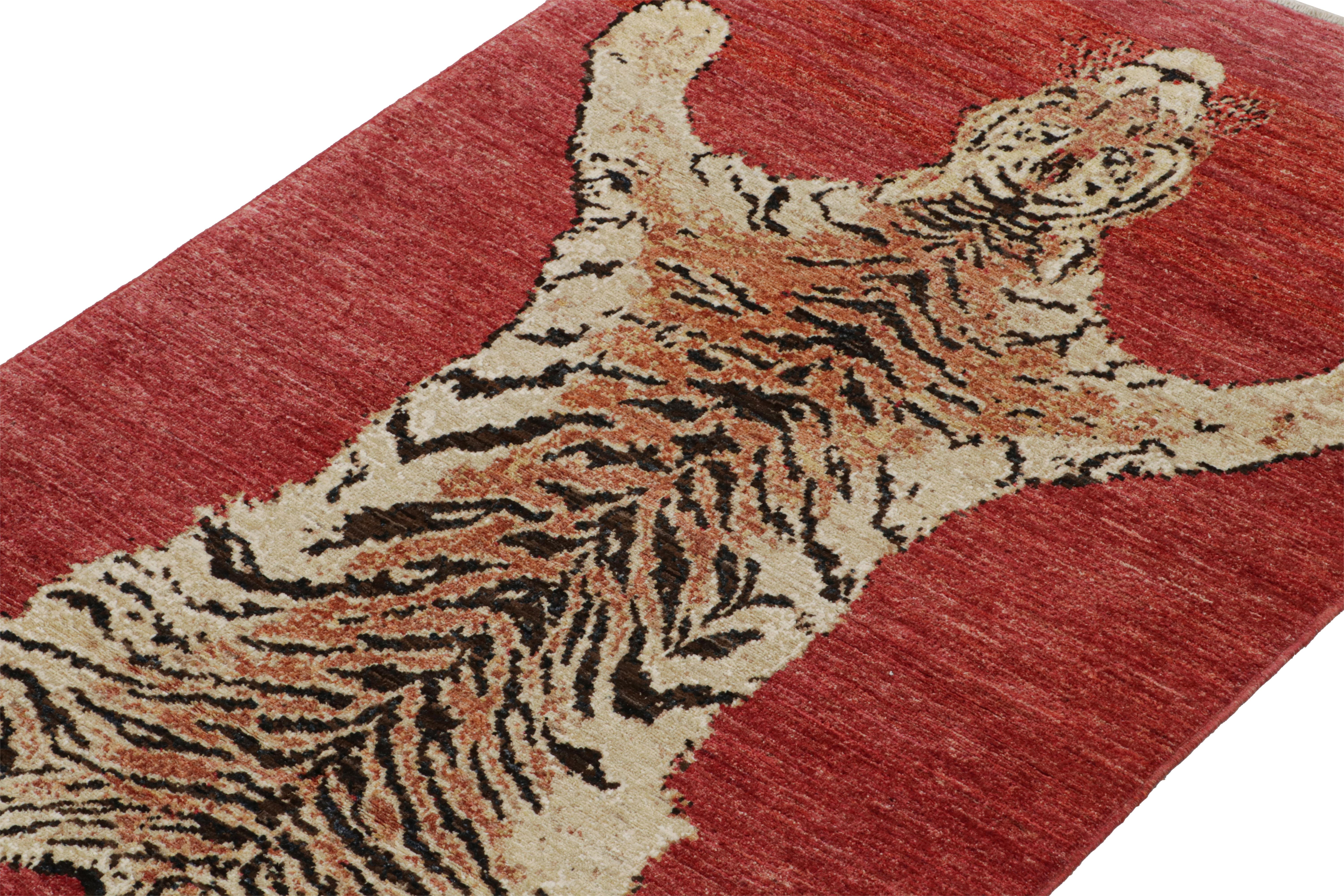 Questo tappeto contemporaneo 4x7 con tigri è una nuova e audace aggiunta alla collezione Tigers di Rug & Kilim. La nostra collezione abbraccia diverse culture e riprende gli stili pittorici iconici dell'arte popolare e dei tappeti orientali antichi