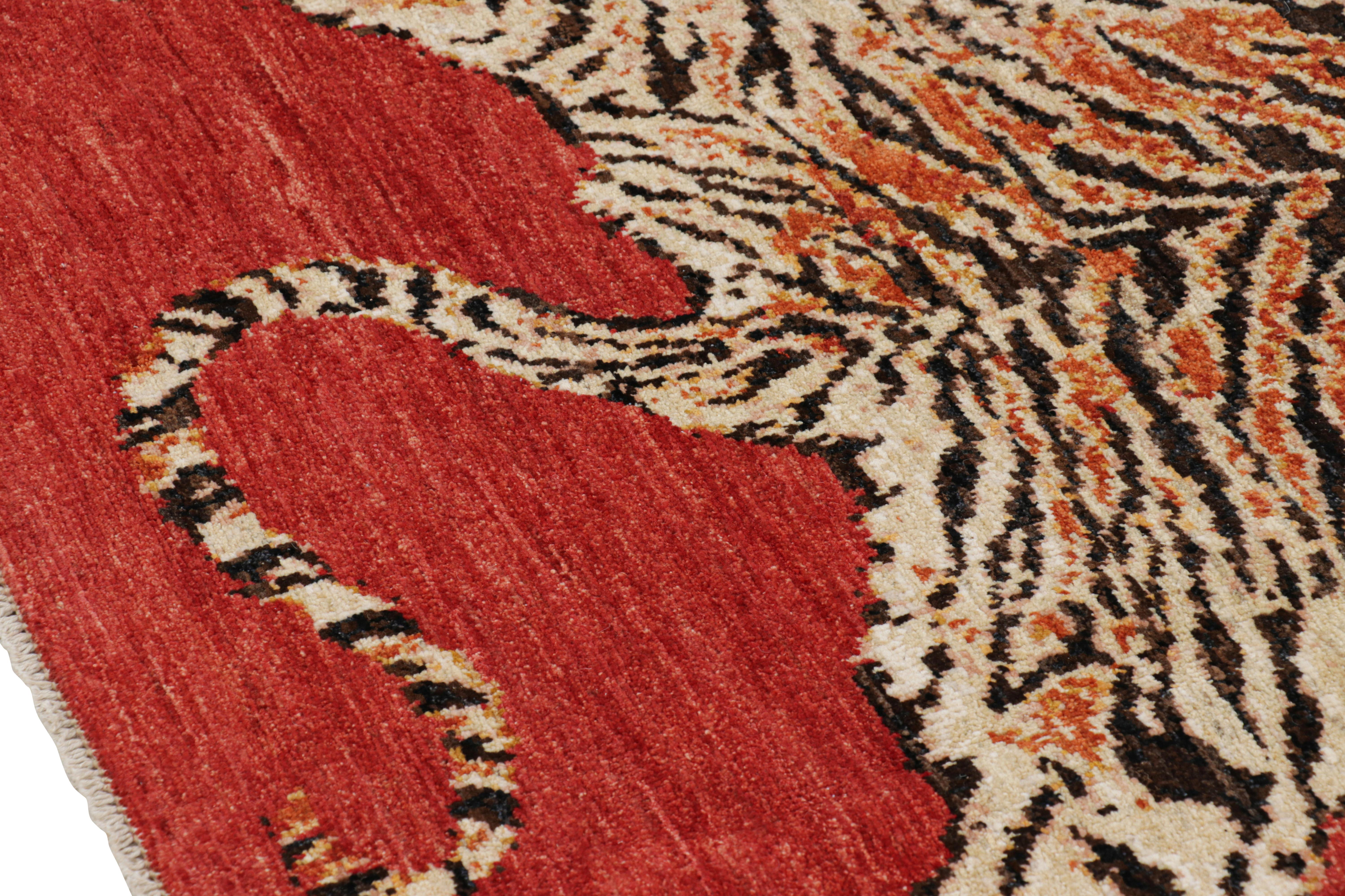 Rug & Kilim's Tiger Skin Rug in Red with Orange and Beige-Brown Pictorial (en anglais) Neuf - En vente à Long Island City, NY