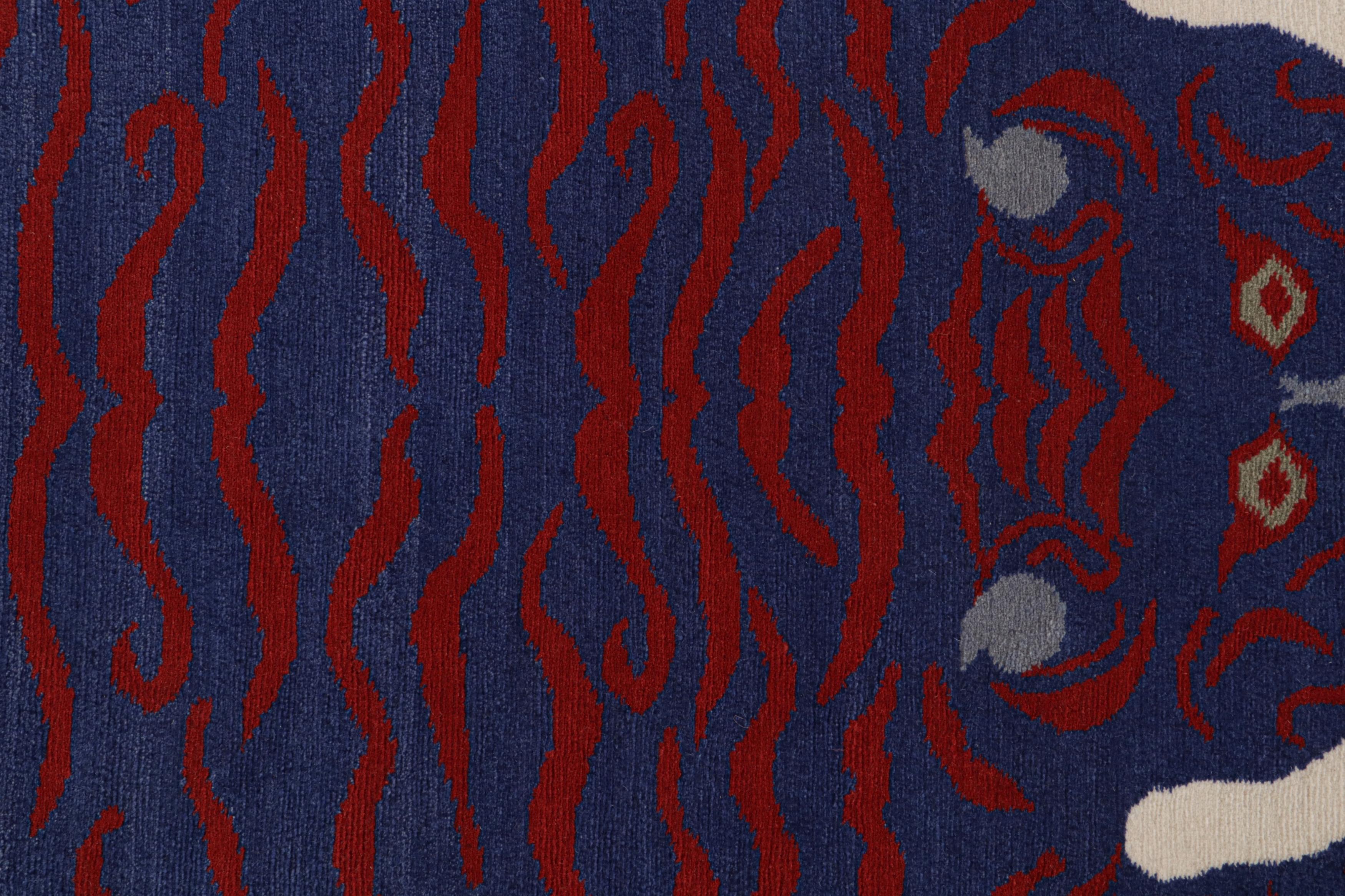 XXI secolo e contemporaneo Rug & Kilim’s Tiger-Skin Rug in White with Blue & Red Pictorial in vendita