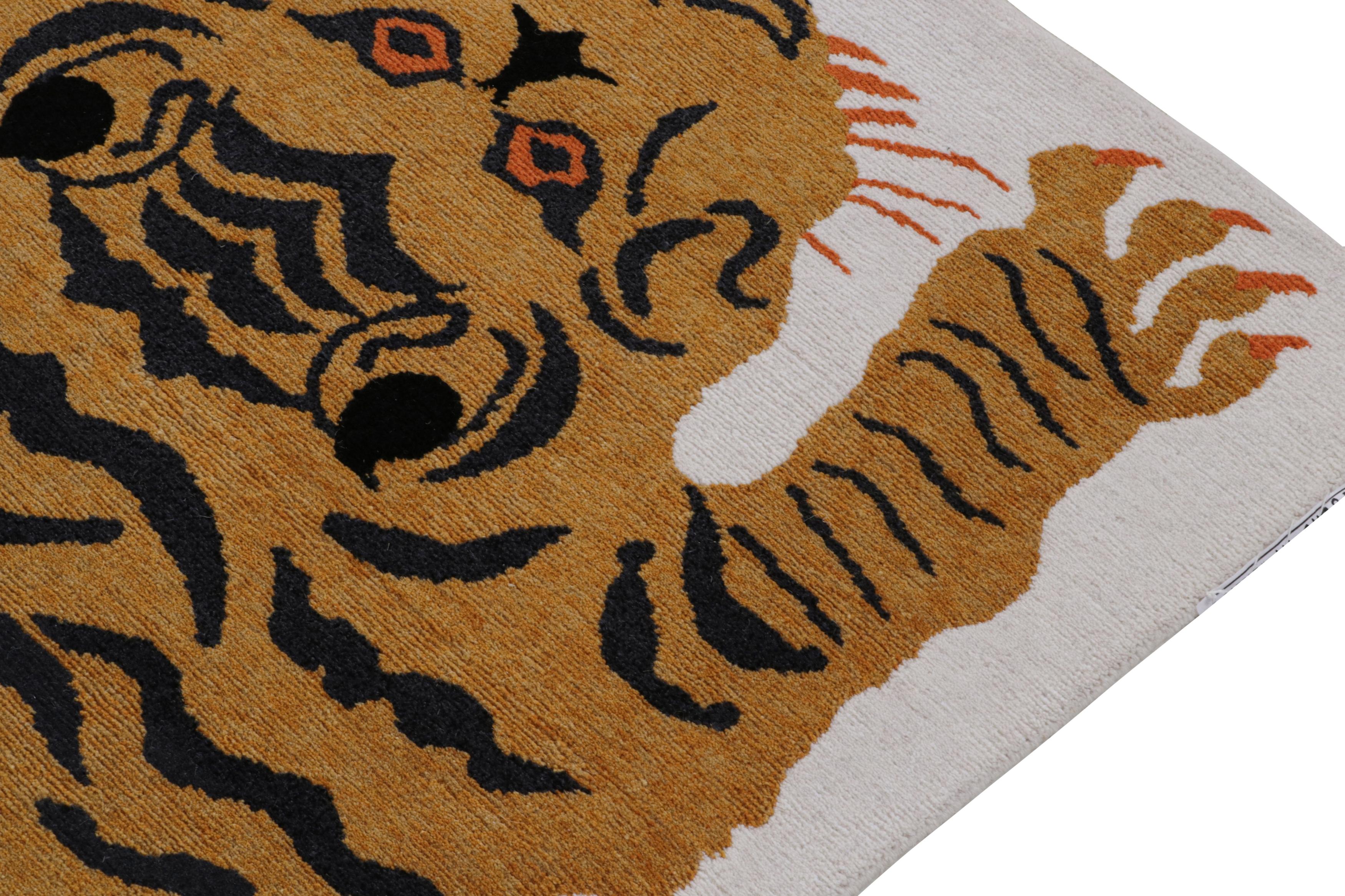 Rug & Kilim’s Tiger-Skin Rug in White with Gold & Black Pictorial In New Condition For Sale In Long Island City, NY