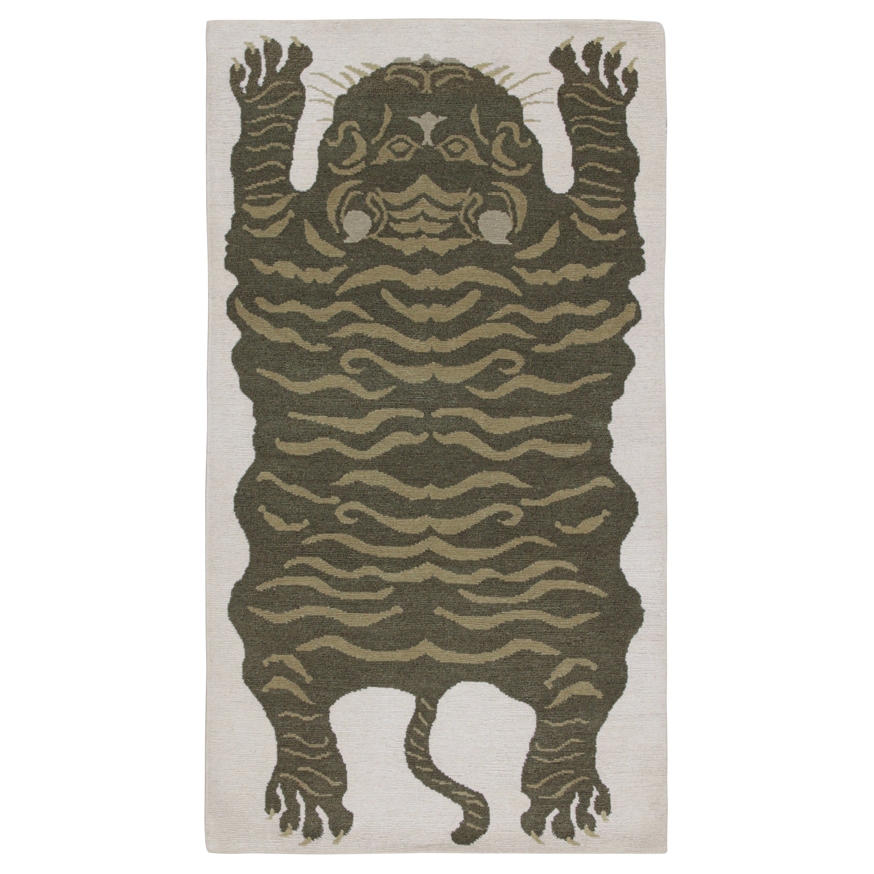 Rug & Kilim's Tiger-Skin Rug in White with Pictorials in Tones of Green (Tapis en peau de tigre blanc avec des illustrations dans les tons verts)